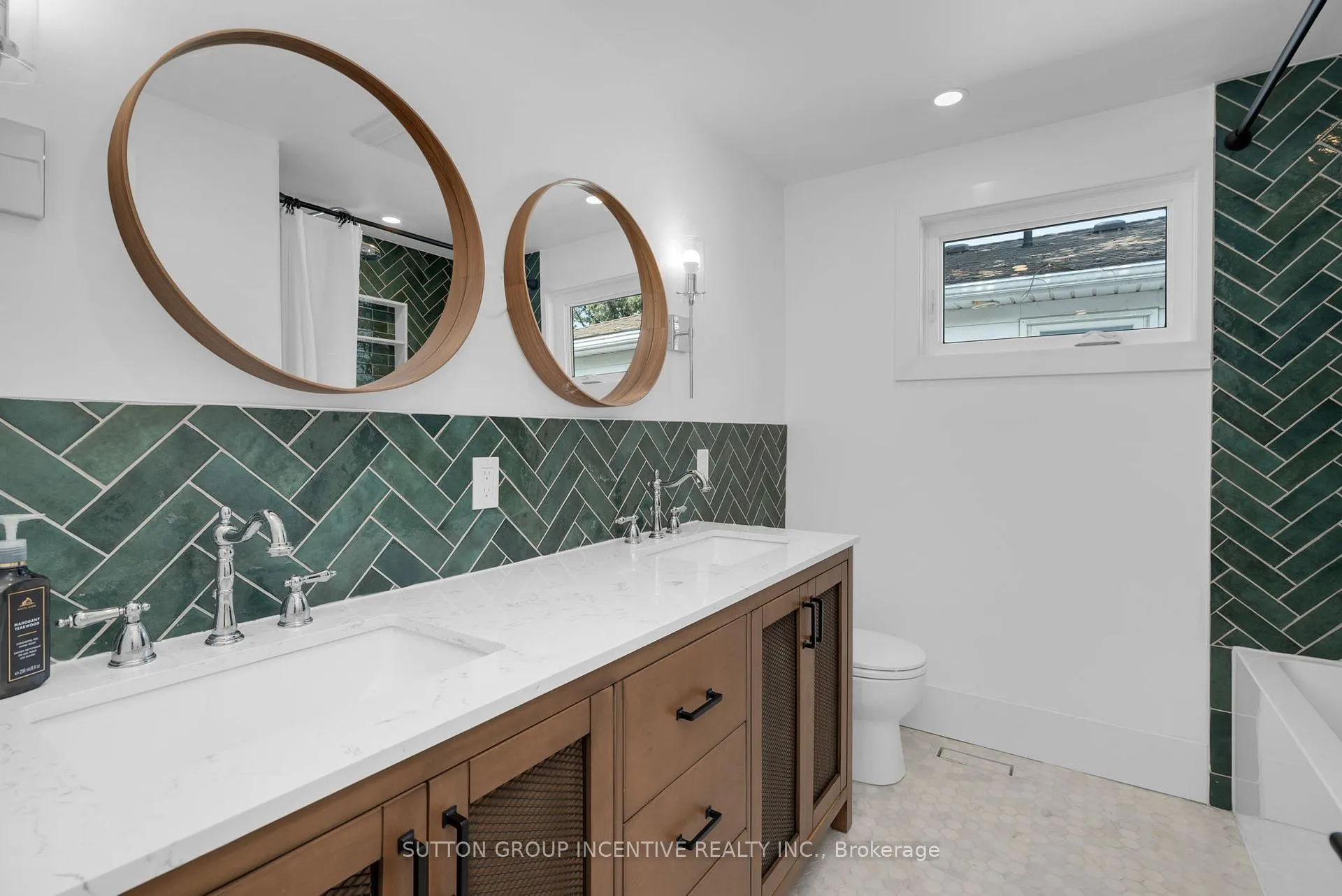 Photo 20 of 254 Cook Street, Barrie, Grove East — HOMEH
