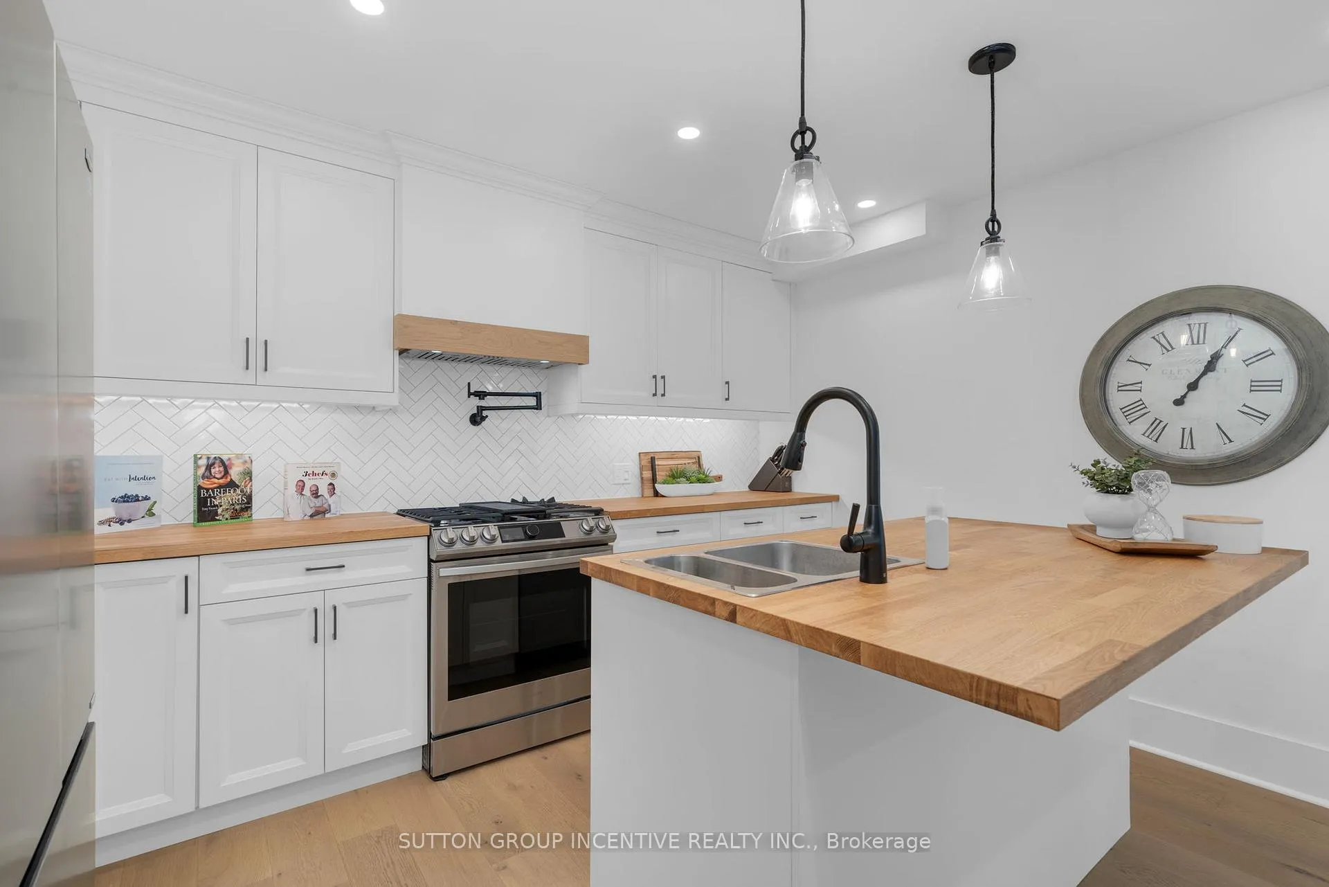 Photo 25 of 254 Cook Street, Barrie, Grove East — HOMEH