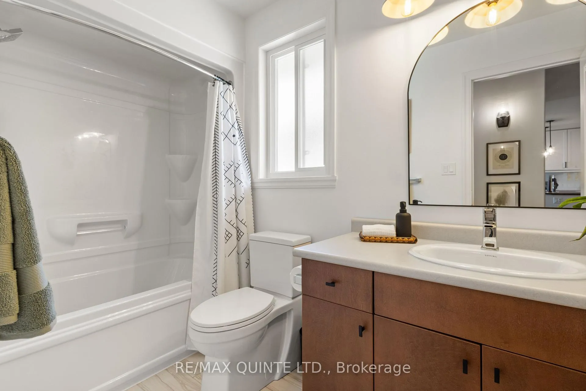 Photo 33 of 59 Hillside Meadow Drive, Quinte West, Murray Ward — HOMEH