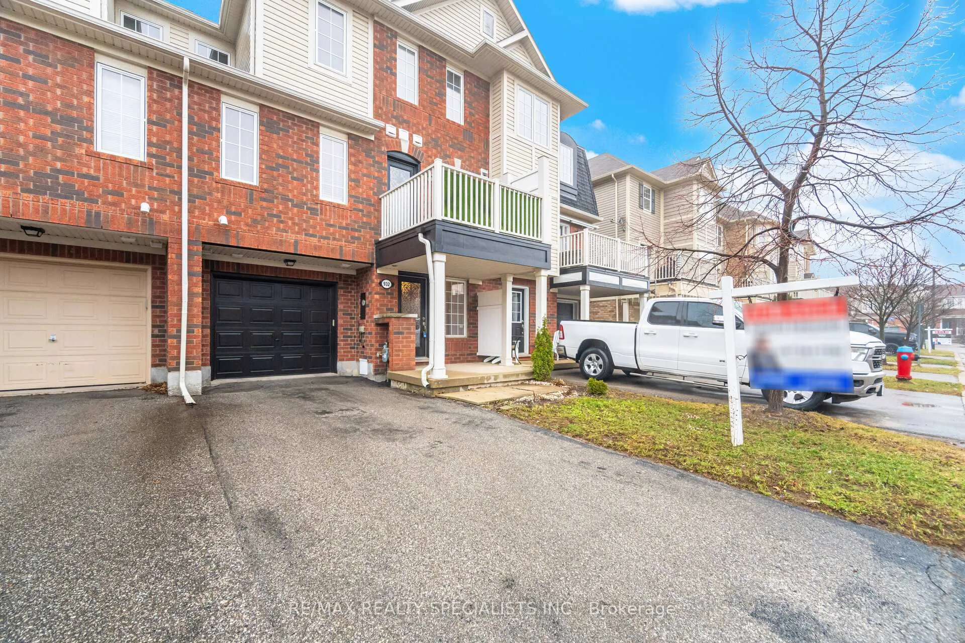 Front of 932 Sprague Place