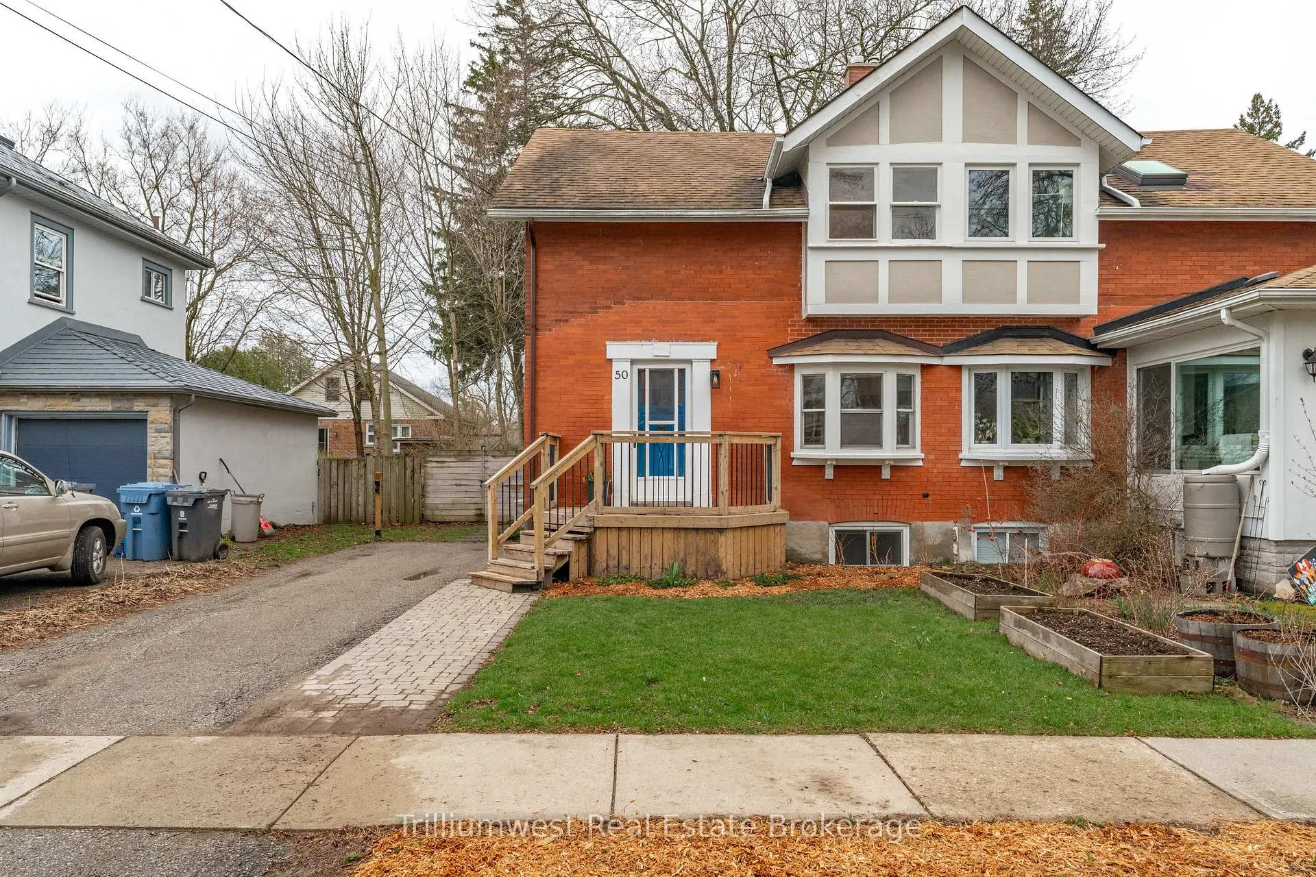 Photo 2 of 50 Hillcrest Drive, Guelph, St. George's — HOMEH