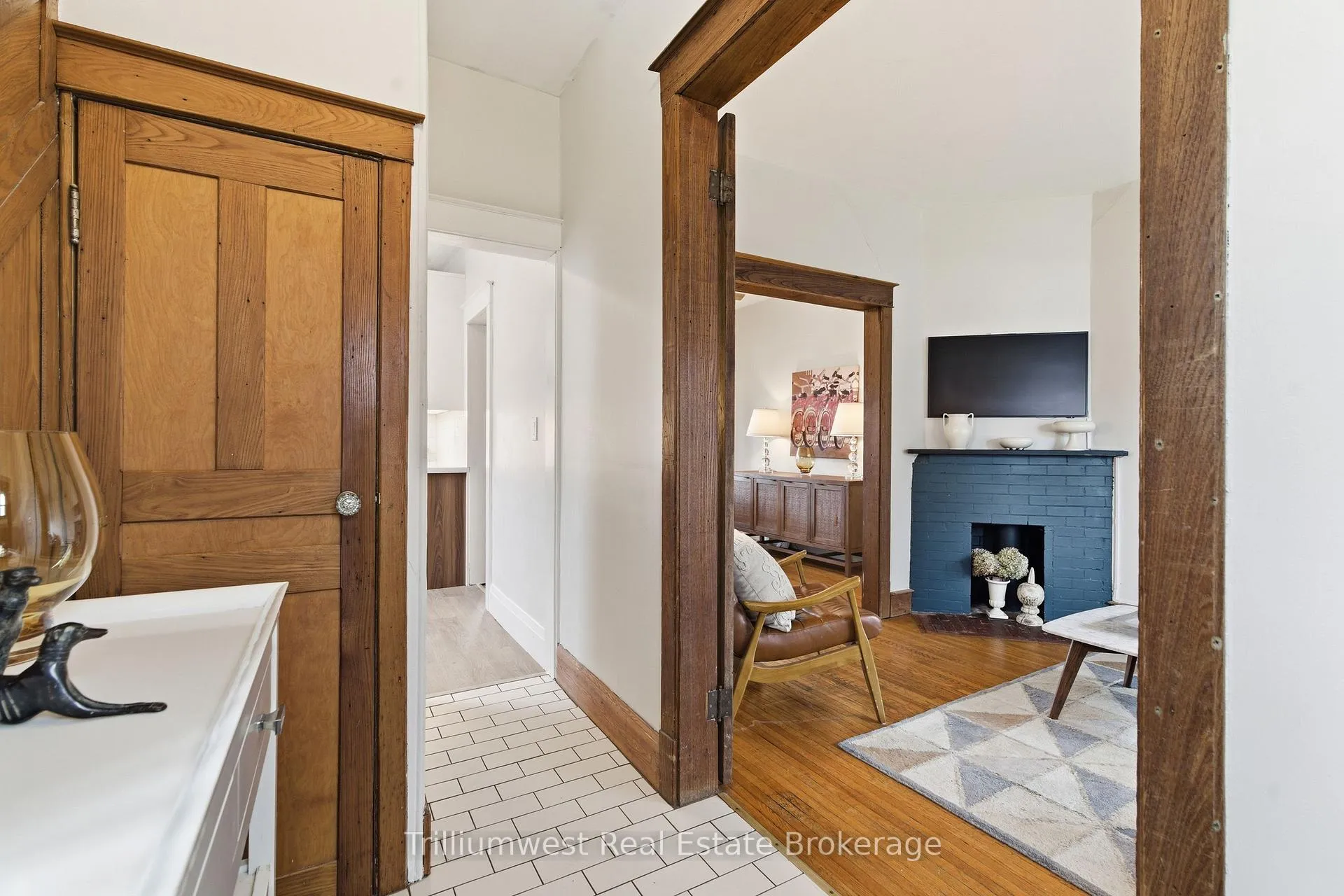 Photo 5 of 50 Hillcrest Drive, Guelph, St. George's — HOMEH