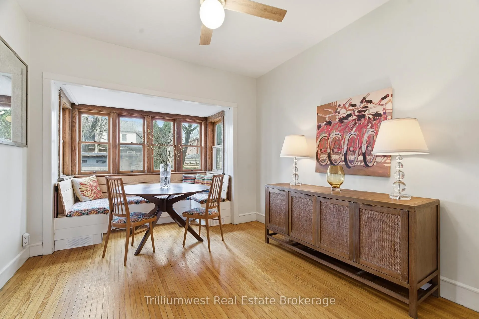 Photo 11 of 50 Hillcrest Drive, Guelph, St. George's — HOMEH