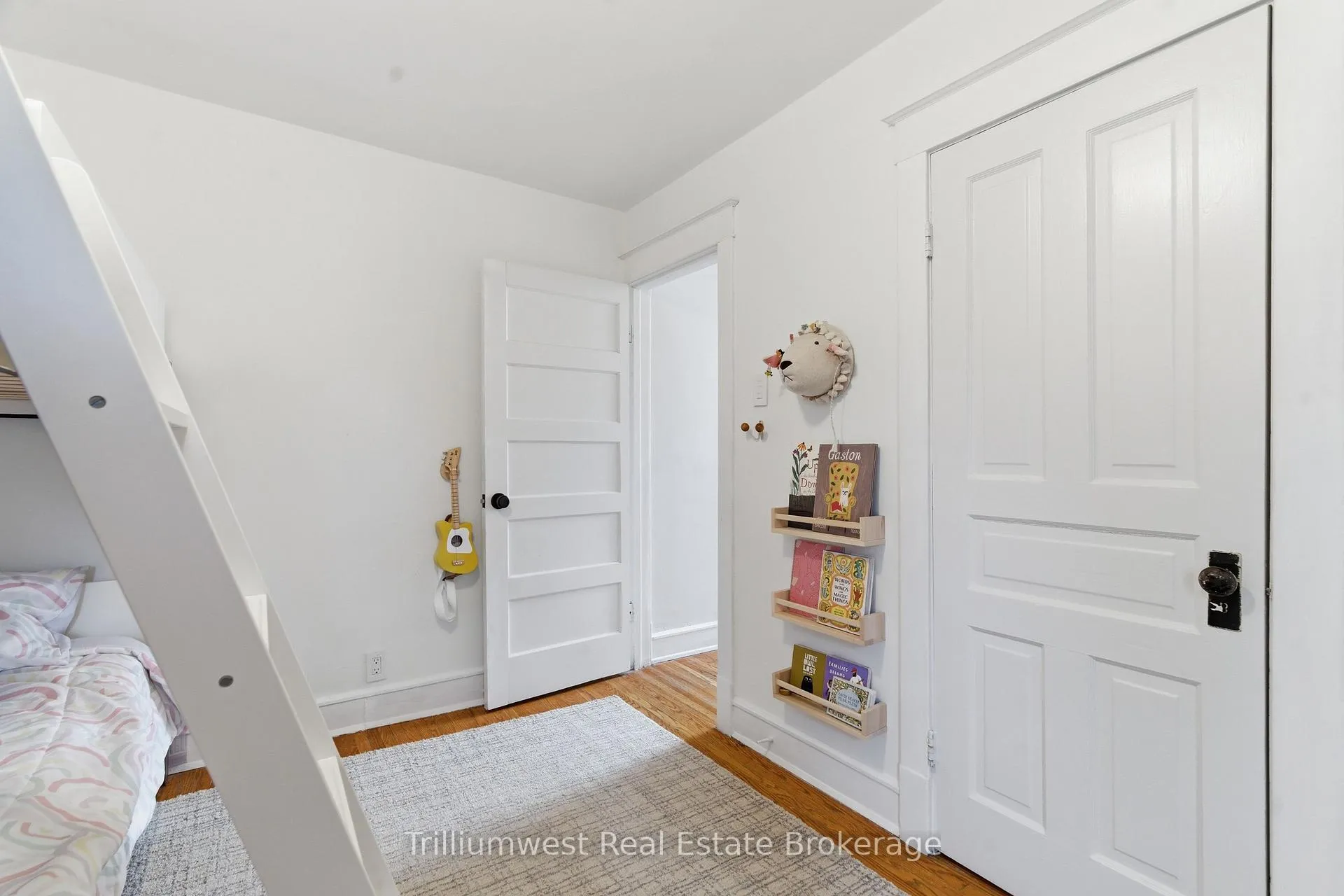Photo 21 of 50 Hillcrest Drive, Guelph, St. George's — HOMEH