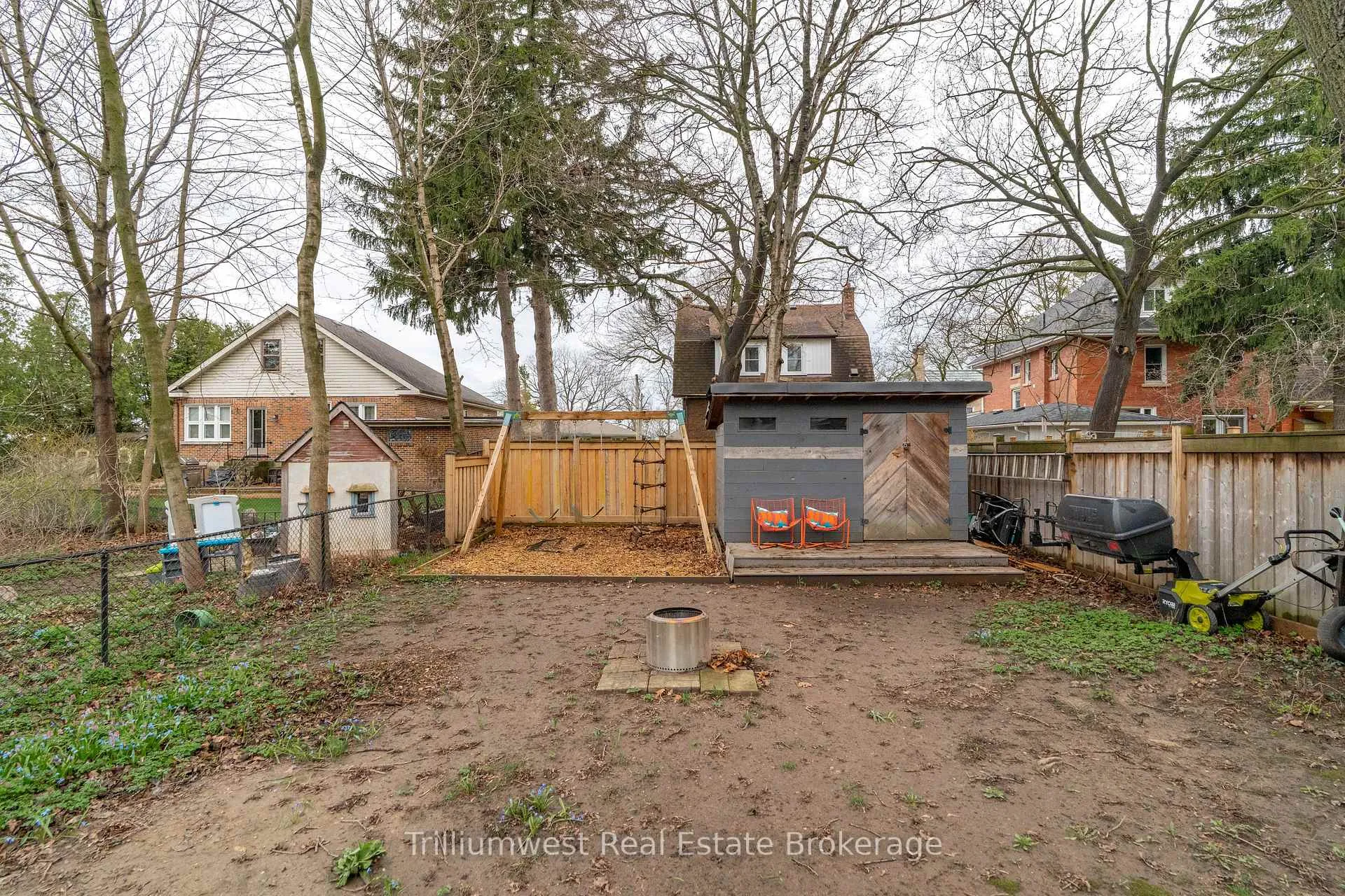Photo 34 of 50 Hillcrest Drive, Guelph, St. George's — HOMEH