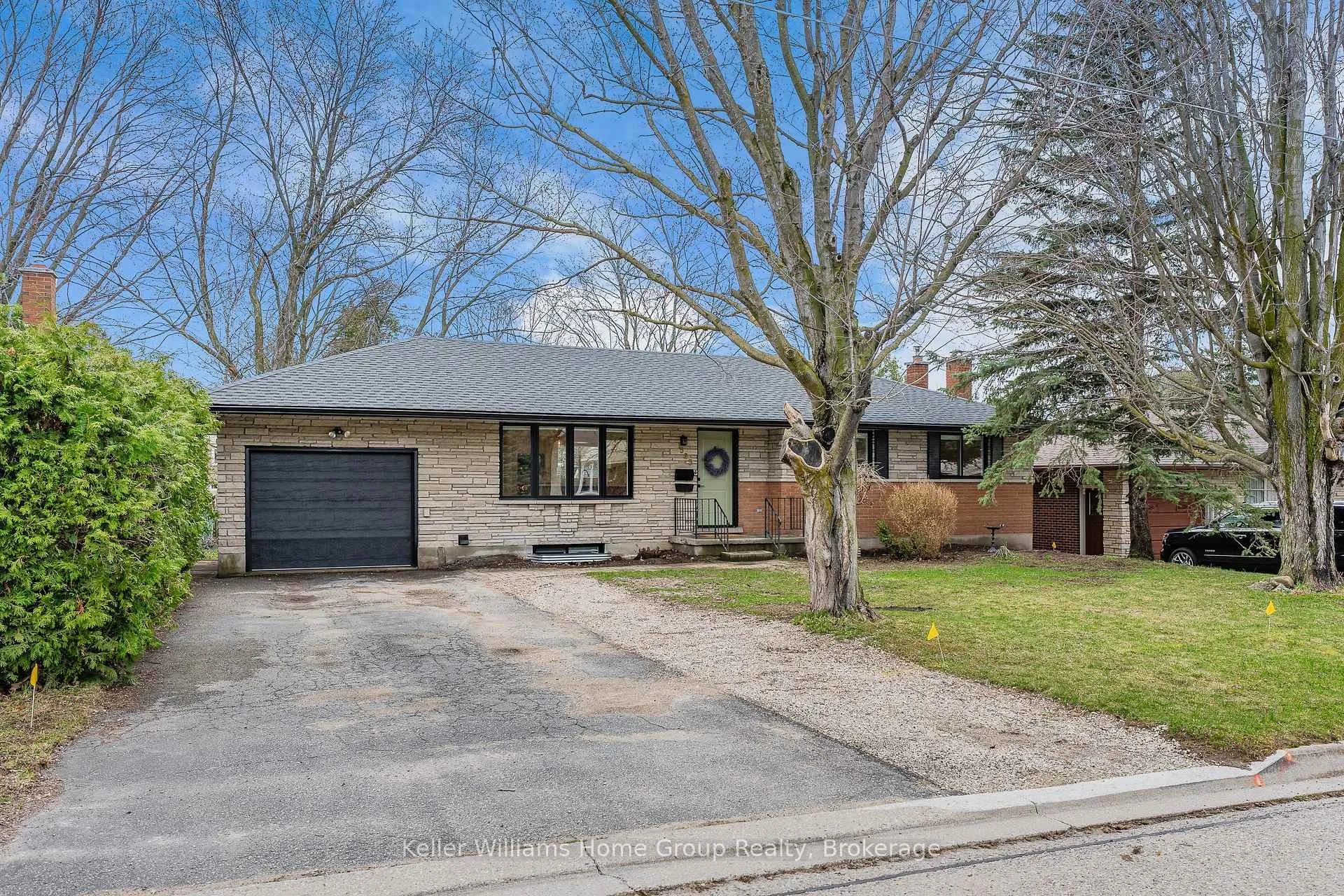 Photo 2 of Unit main level, 535 Elgin Street, Centre Wellington, Fergus — HOMEH