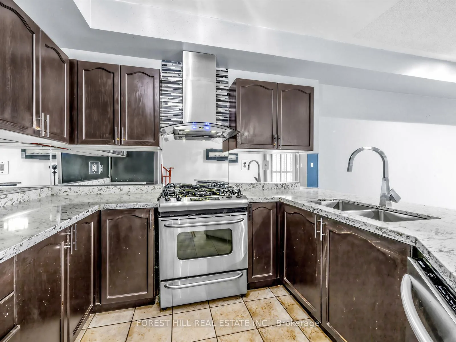 Photo 6 of 40 Croker Drive S, Ajax, South East — HOMEH