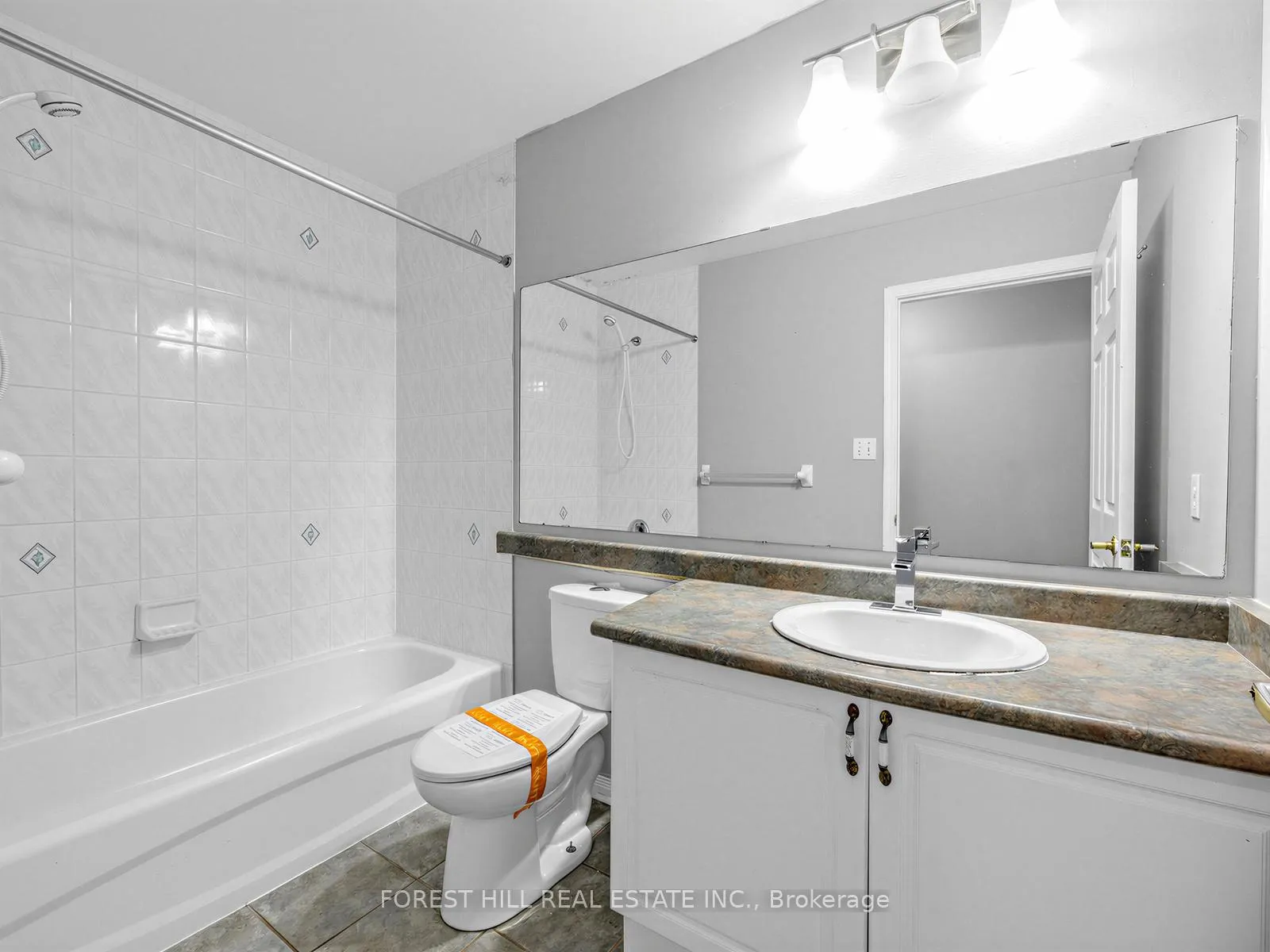 Photo 20 of 40 Croker Drive S, Ajax, South East — HOMEH