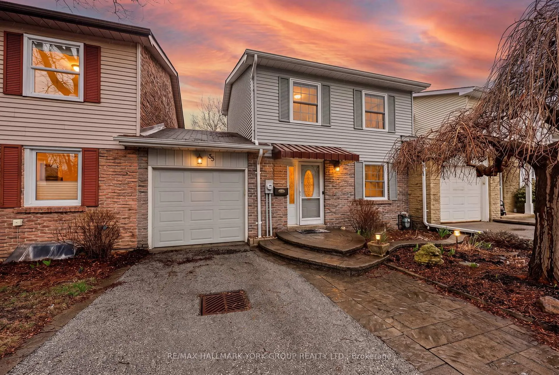 Photo 1 of 35 Parkland Court, Aurora, Aurora Heights — HOMEH