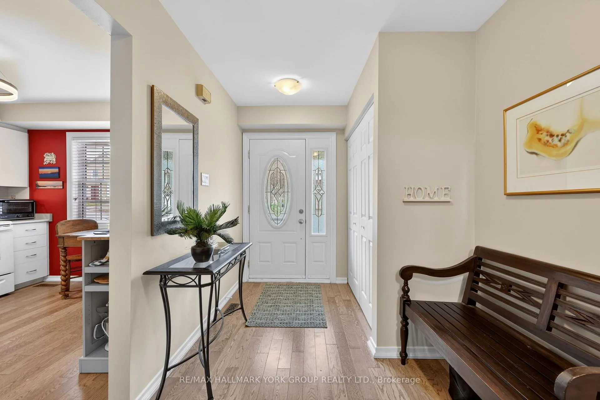 Photo 4 of 35 Parkland Court, Aurora, Aurora Heights — HOMEH