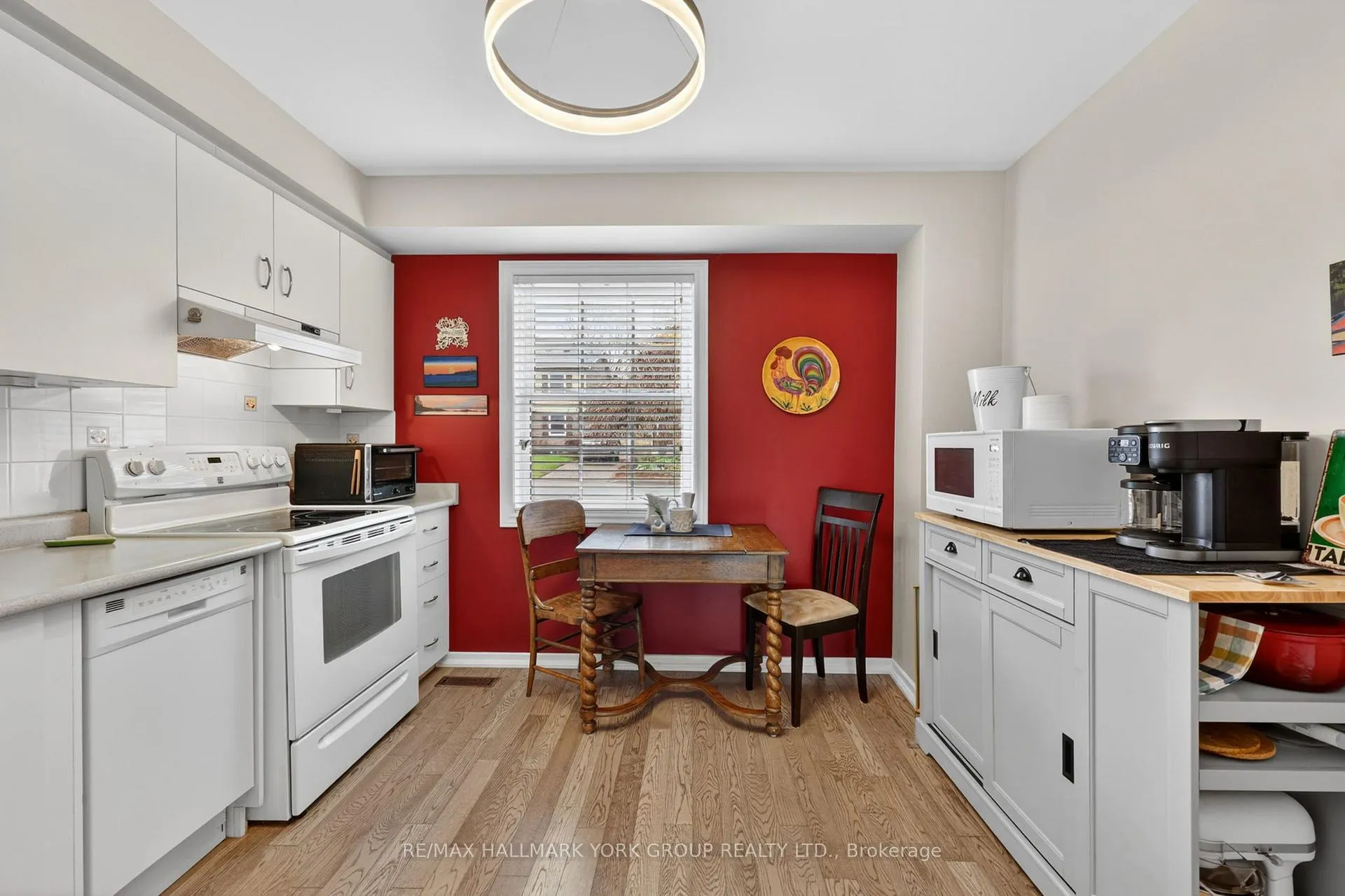 Photo 8 of 35 Parkland Court, Aurora, Aurora Heights — HOMEH