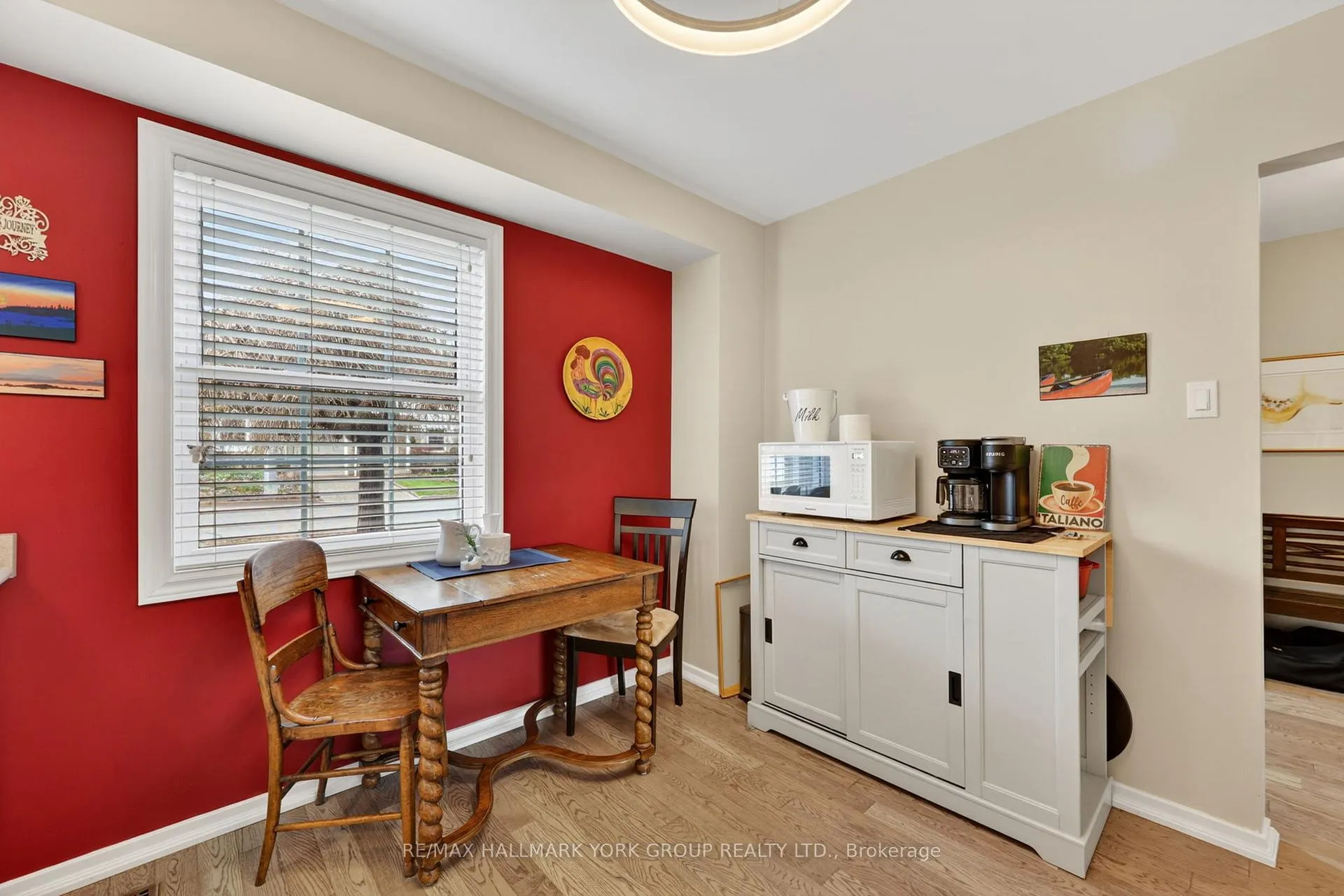 Photo 9 of 35 Parkland Court, Aurora, Aurora Heights — HOMEH