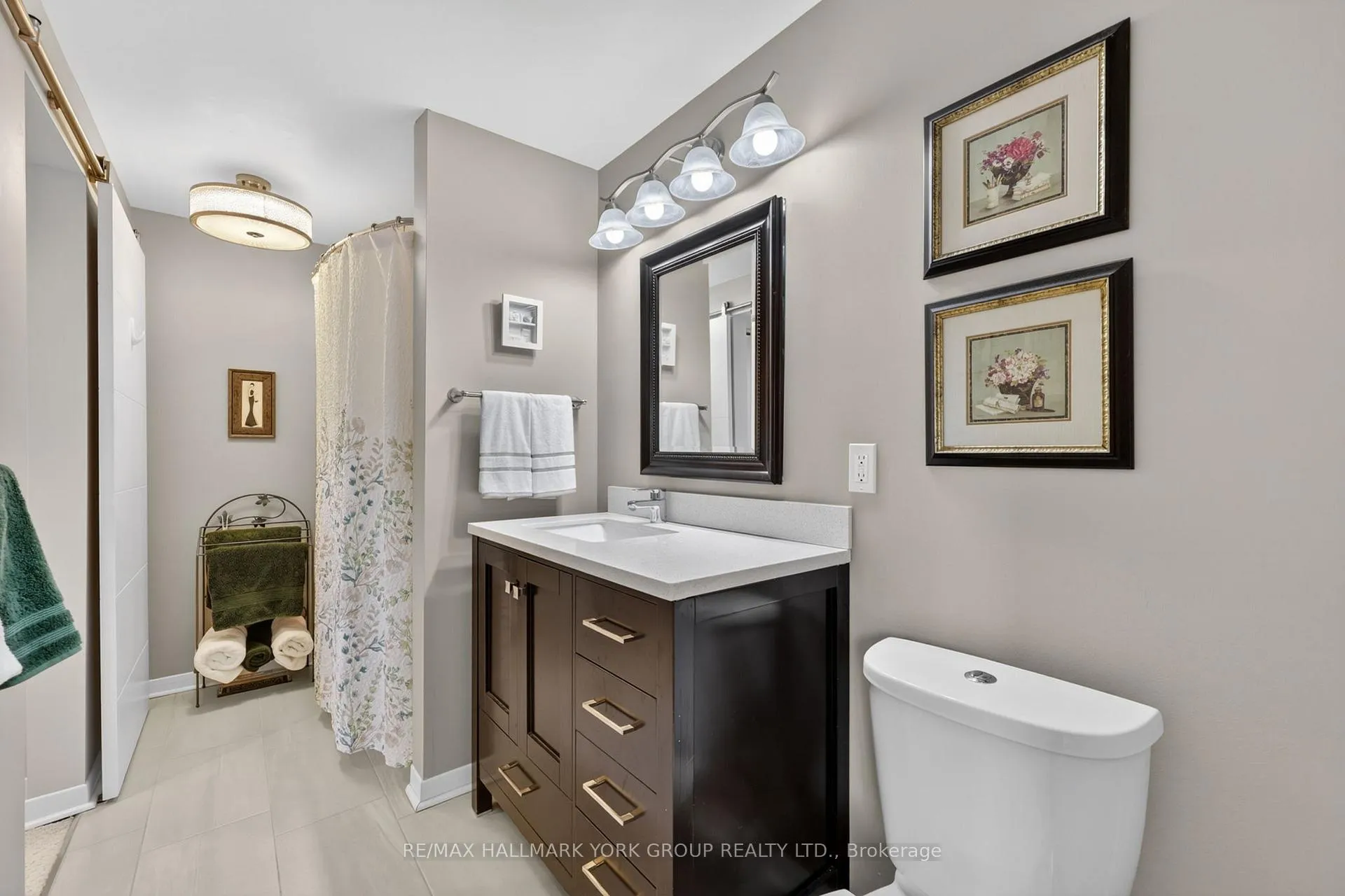 Photo 26 of 35 Parkland Court, Aurora, Aurora Heights — HOMEH