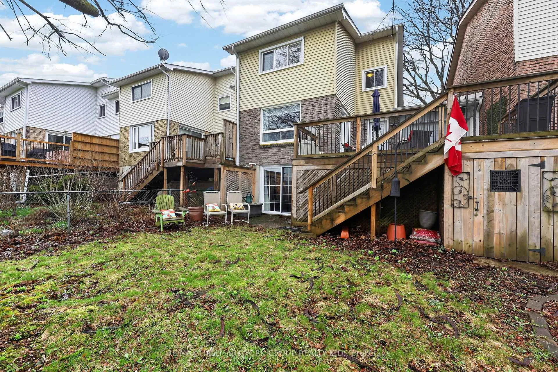 Photo 42 of 35 Parkland Court, Aurora, Aurora Heights — HOMEH