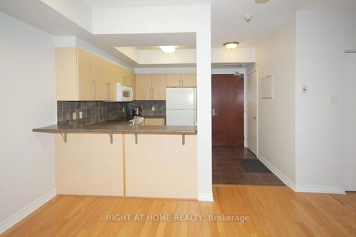Photo 4 of Unit 702, 200 Rideau Street, Ottawa, Sandy Hill — HOMEH