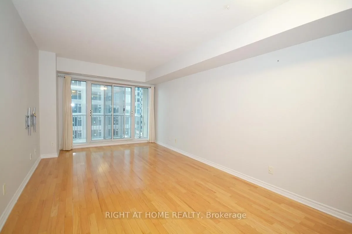 Photo 6 of Unit 702, 200 Rideau Street, Ottawa, Sandy Hill — HOMEH