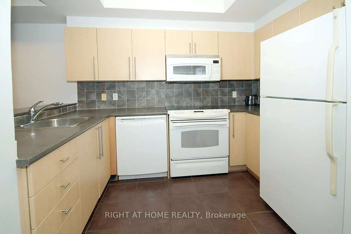 Photo 9 of Unit 702, 200 Rideau Street, Ottawa, Sandy Hill — HOMEH