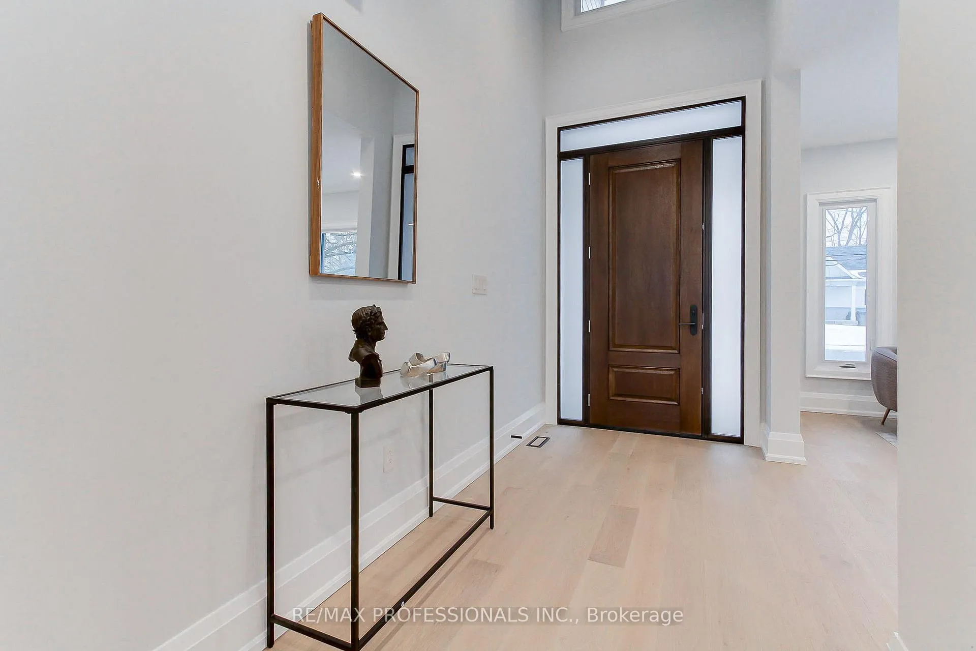 Photo 2 of 432 Smith Avenue, Burlington, Brant — HOMEH
