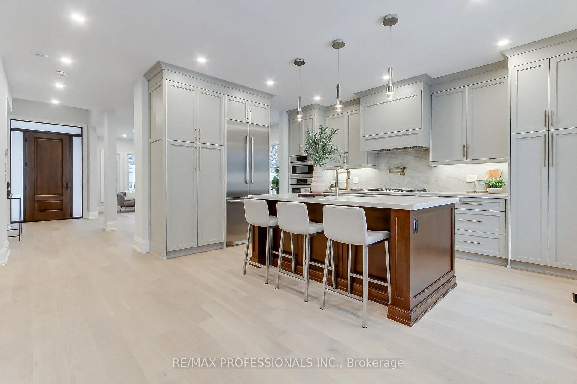 Photo 14 of 432 Smith Avenue, Burlington, Brant — HOMEH