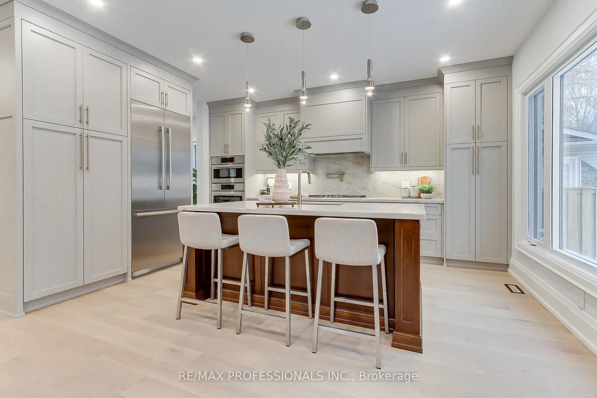 Photo 15 of 432 Smith Avenue, Burlington, Brant — HOMEH
