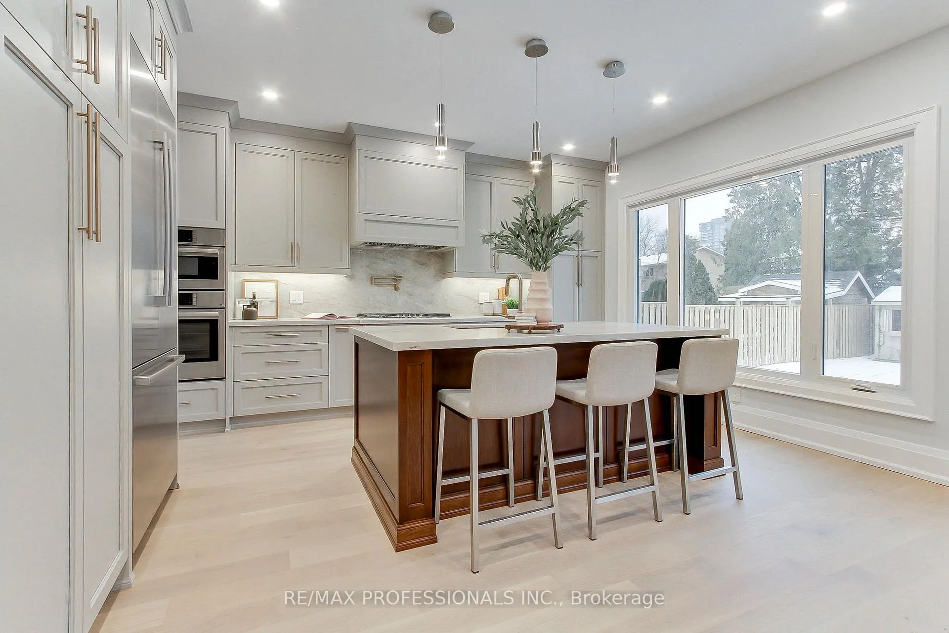Photo 16 of 432 Smith Avenue, Burlington, Brant — HOMEH