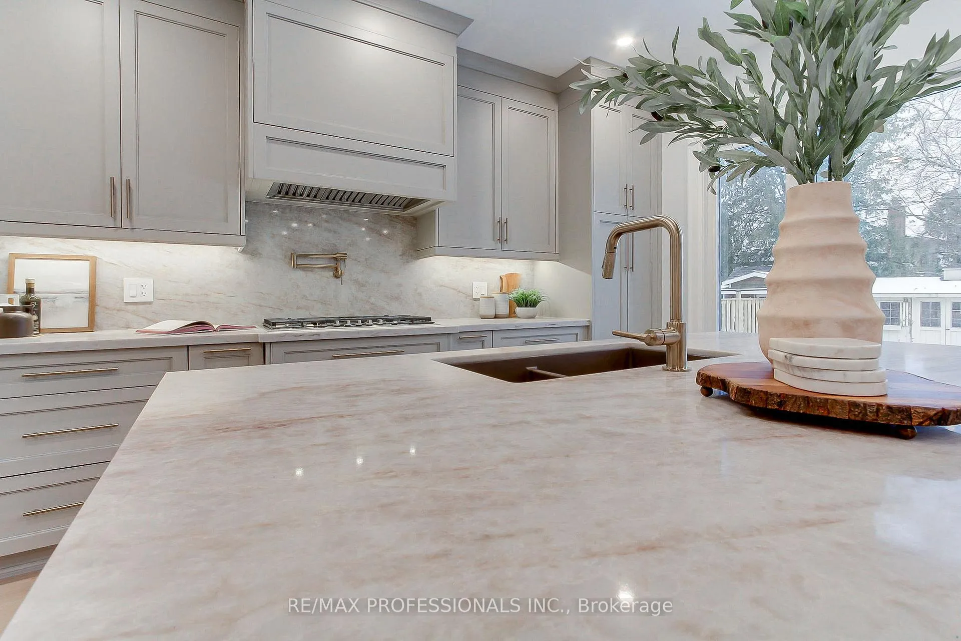 Photo 17 of 432 Smith Avenue, Burlington, Brant — HOMEH