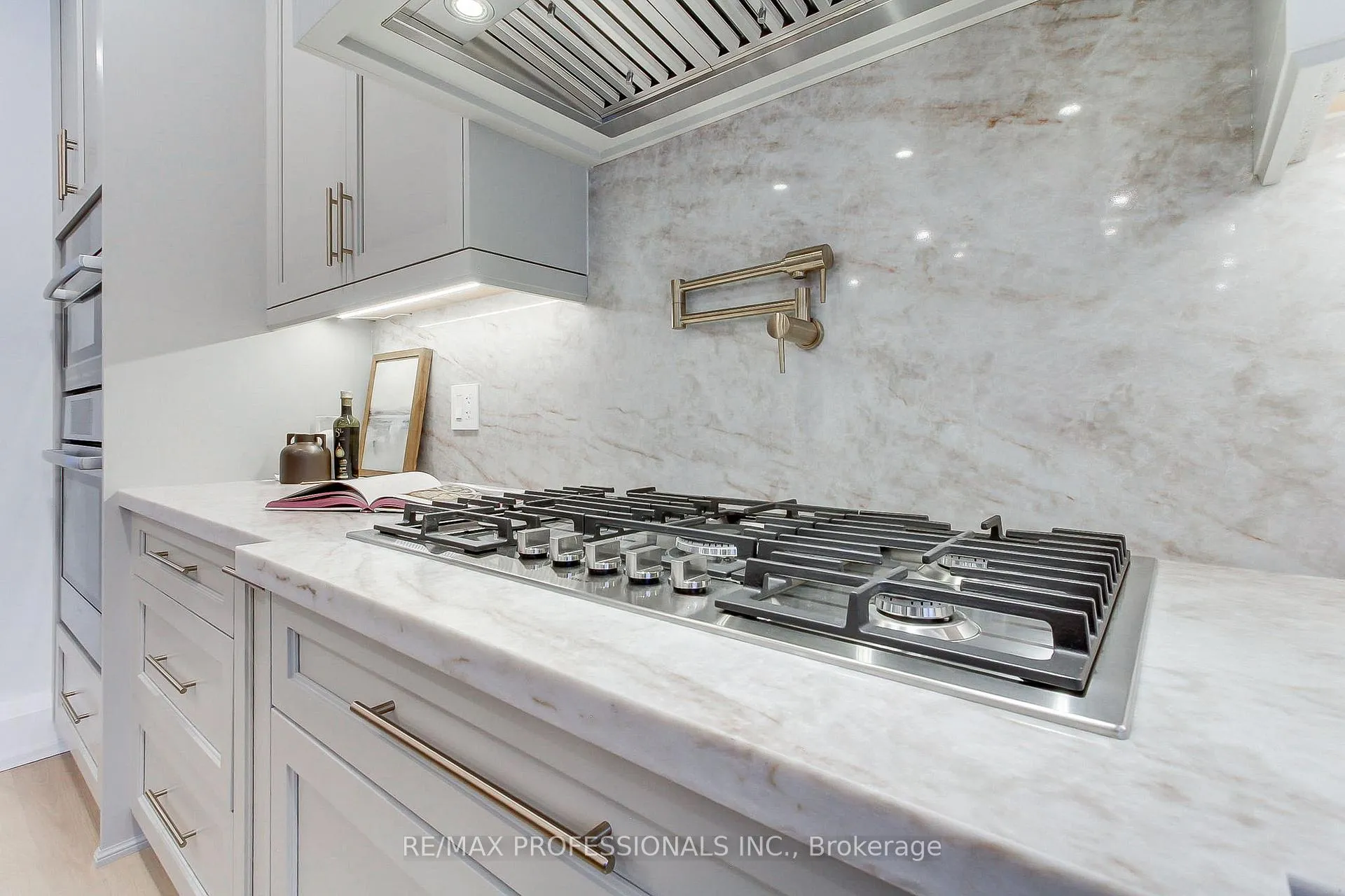 Photo 20 of 432 Smith Avenue, Burlington, Brant — HOMEH