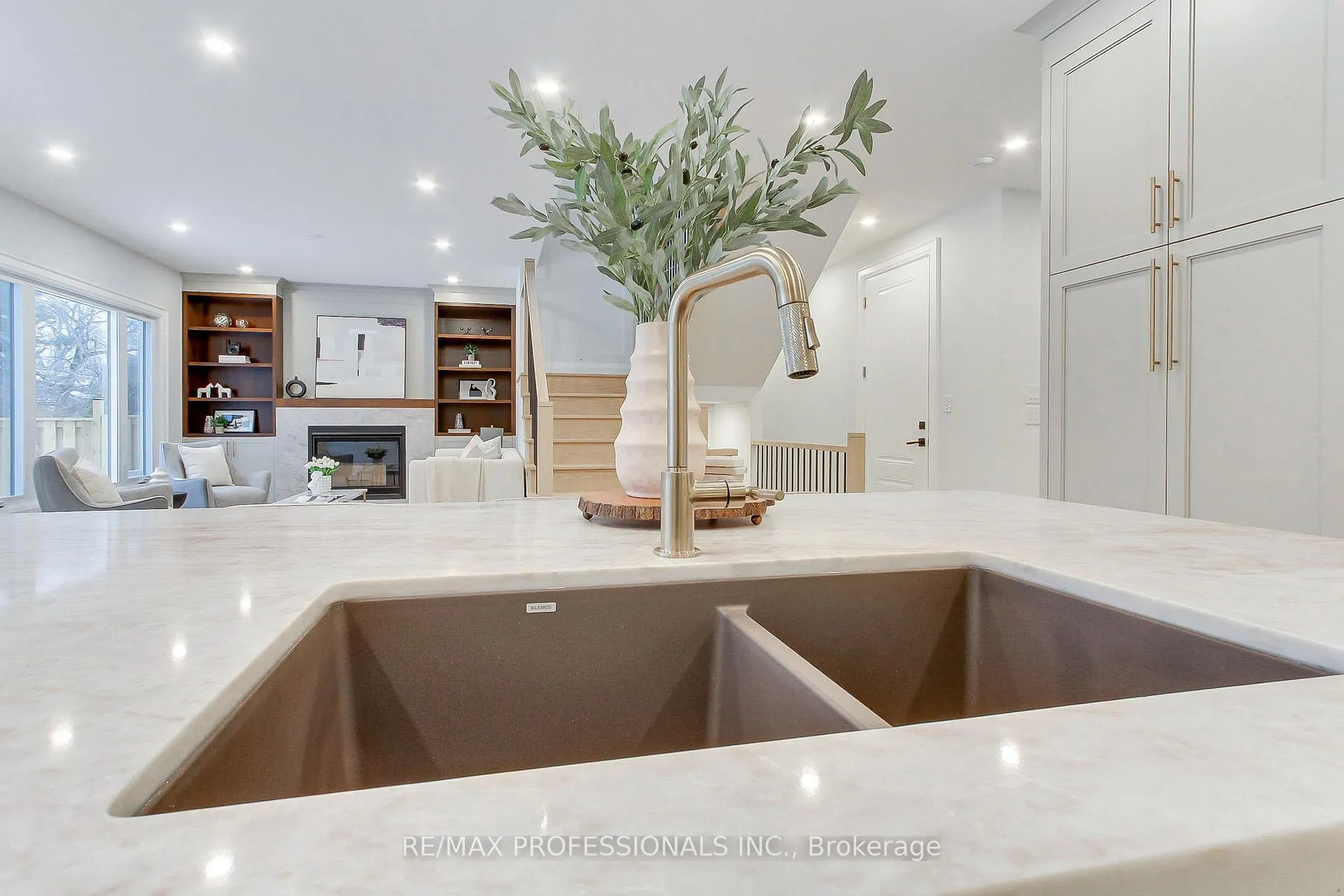 Photo 22 of 432 Smith Avenue, Burlington, Brant — HOMEH