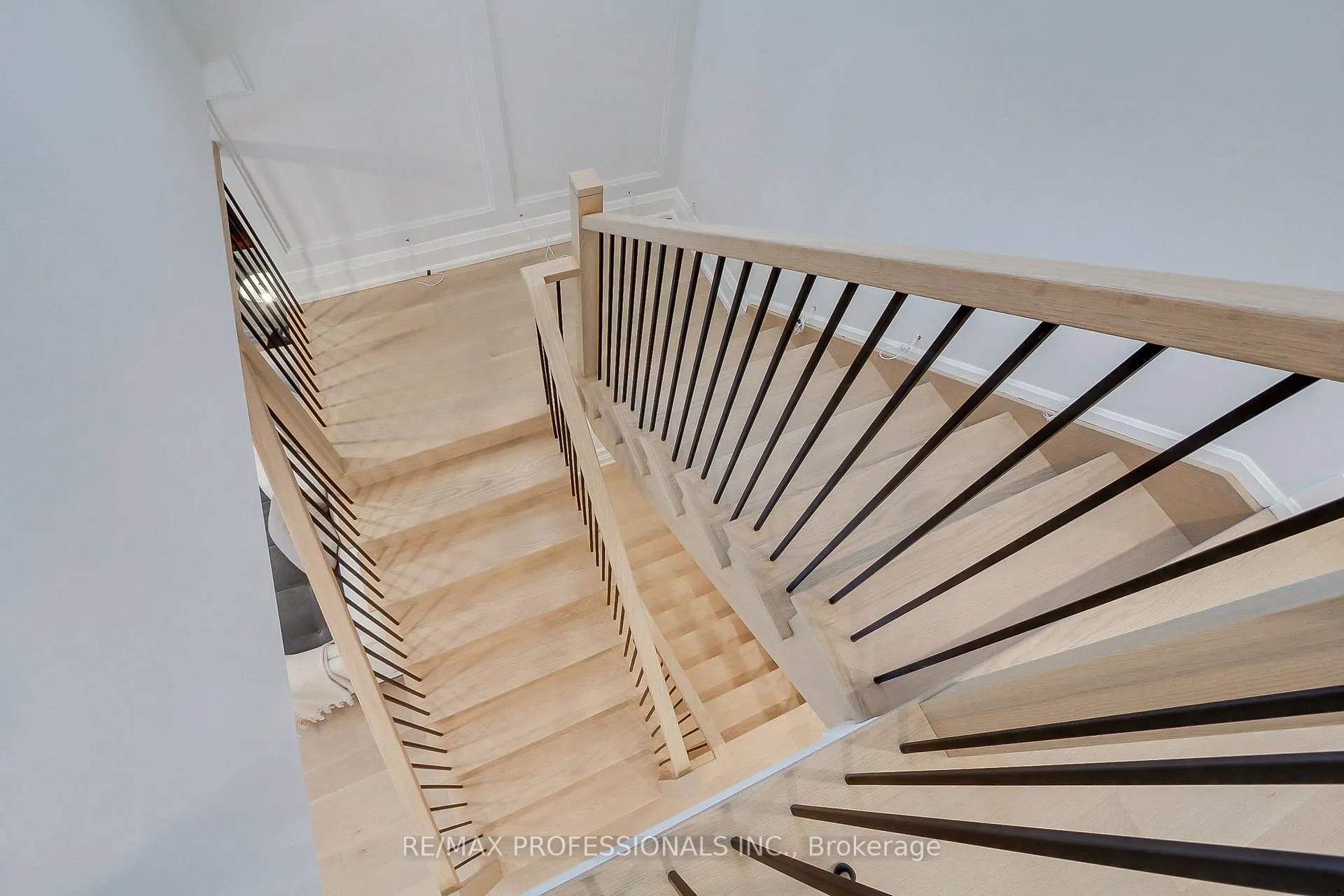 Photo 29 of 432 Smith Avenue, Burlington, Brant — HOMEH