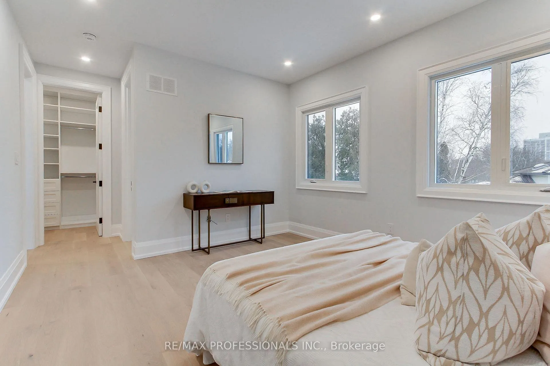 Photo 32 of 432 Smith Avenue, Burlington, Brant — HOMEH