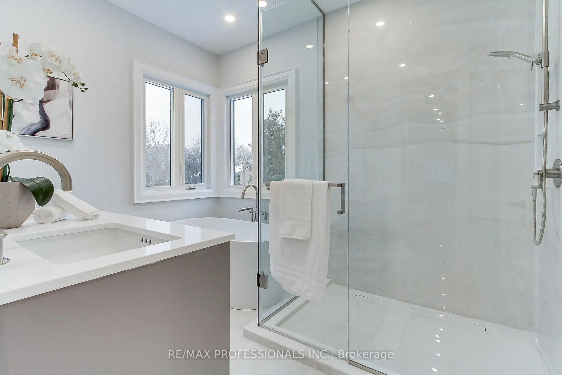 Photo 34 of 432 Smith Avenue, Burlington, Brant — HOMEH