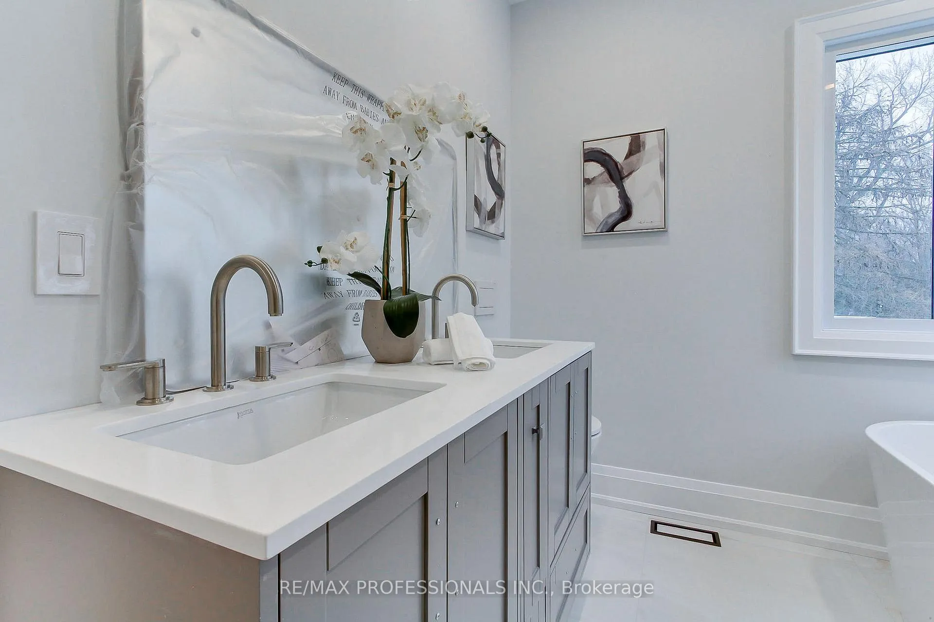 Photo 35 of 432 Smith Avenue, Burlington, Brant — HOMEH