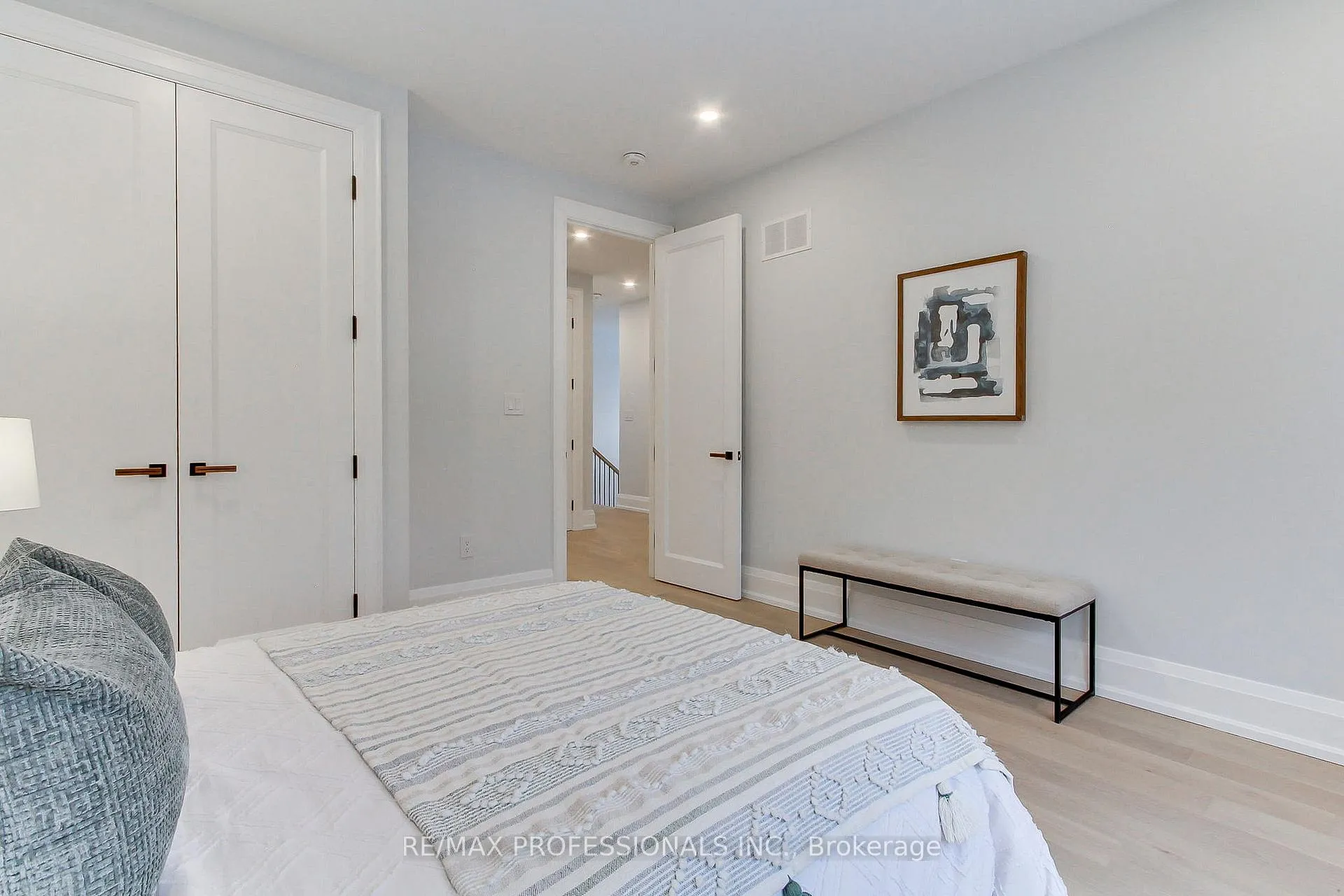 Photo 39 of 432 Smith Avenue, Burlington, Brant — HOMEH
