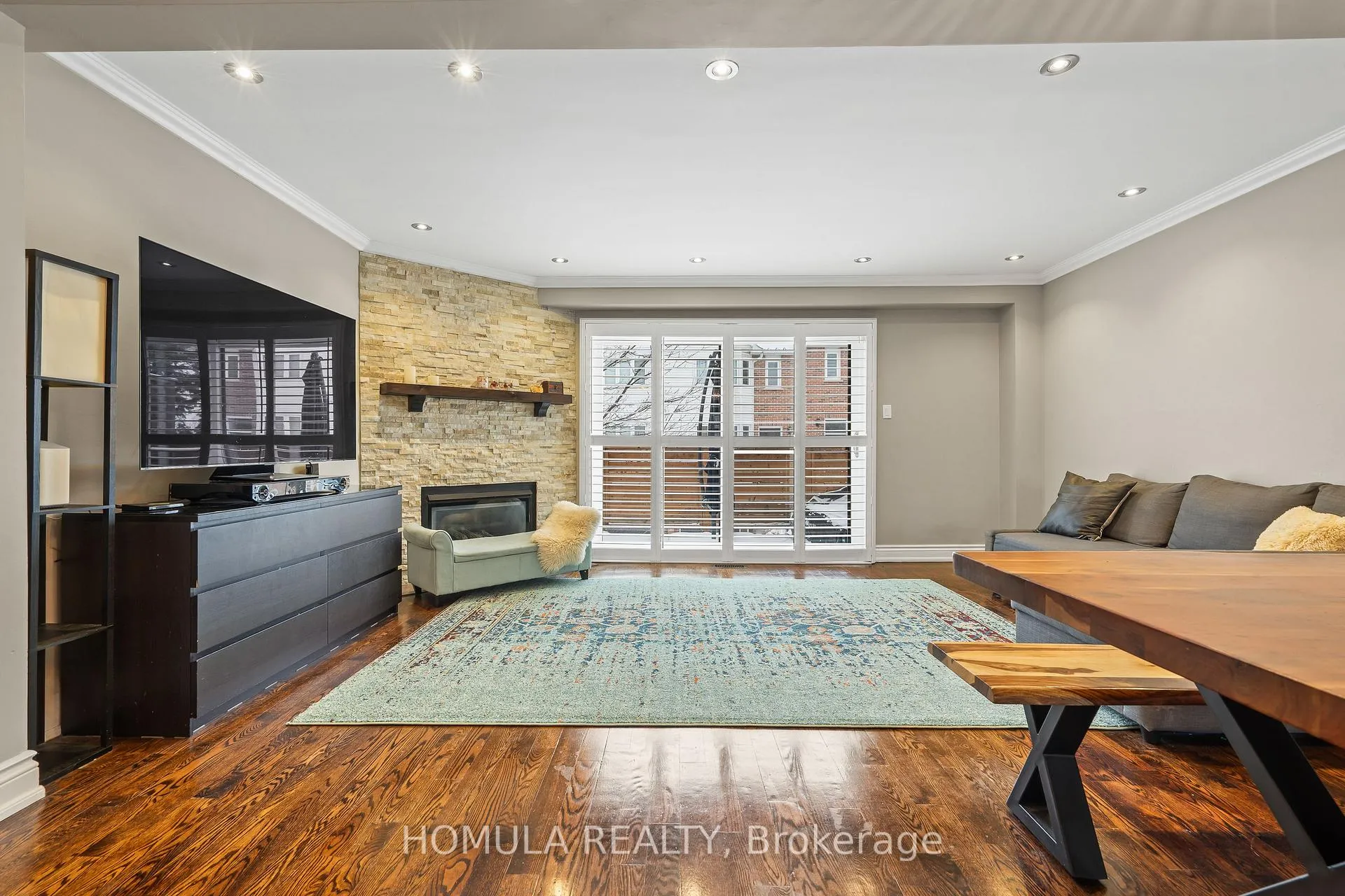 Photo 6 of 211 Woodbridge Avenue, Vaughan, West Woodbridge — HOMEH