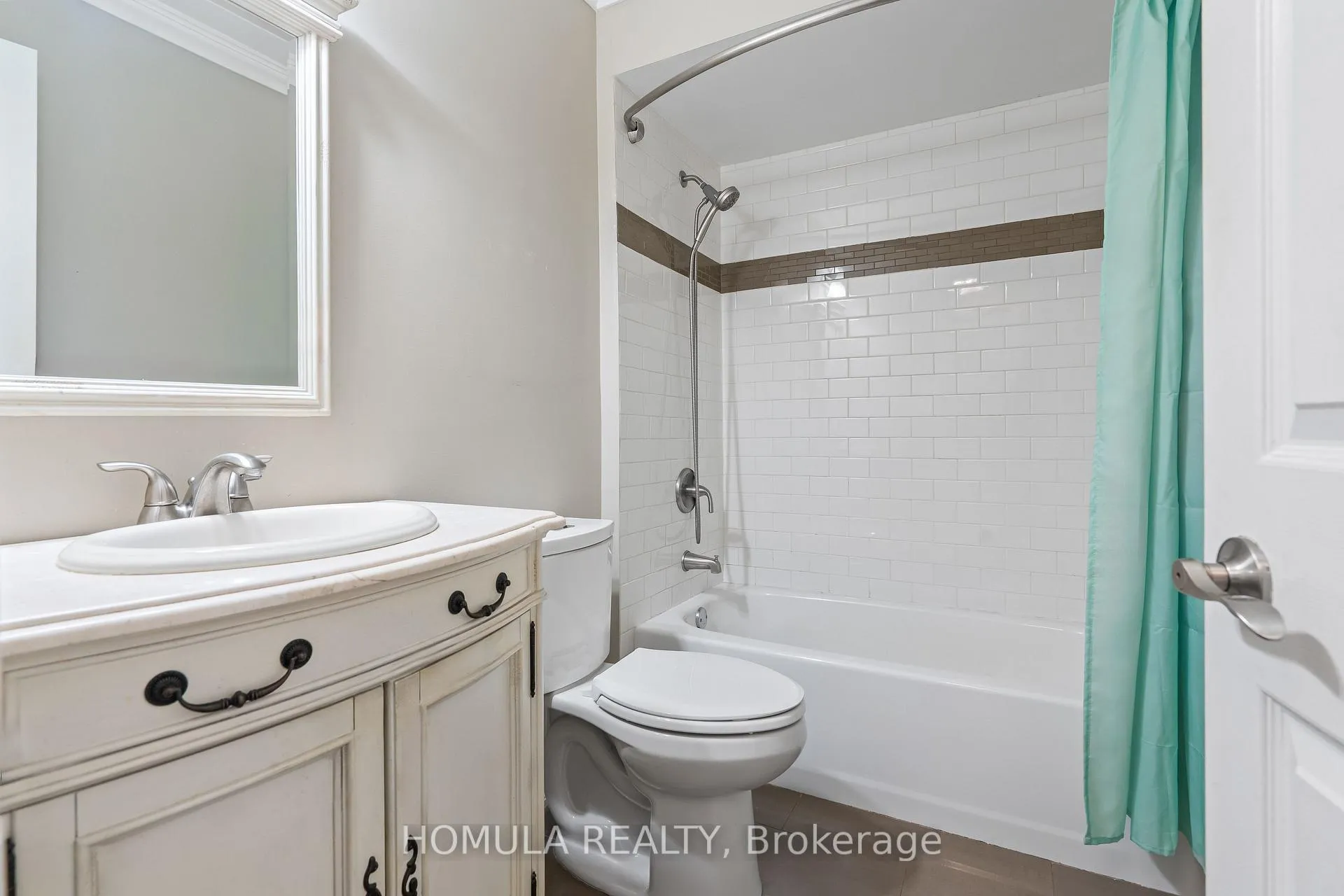 Photo 32 of 211 Woodbridge Avenue, Vaughan, West Woodbridge — HOMEH