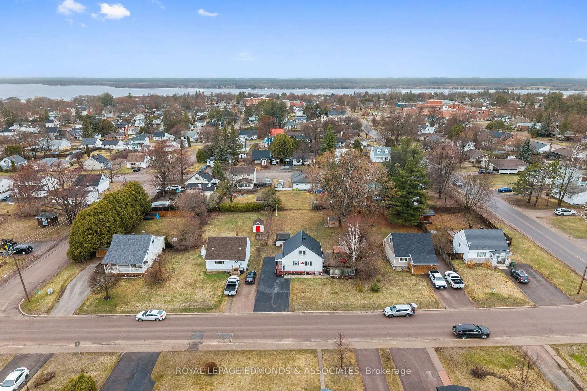 Photo 4 of 341 Chamberlain Street, Pembroke — HOMEH