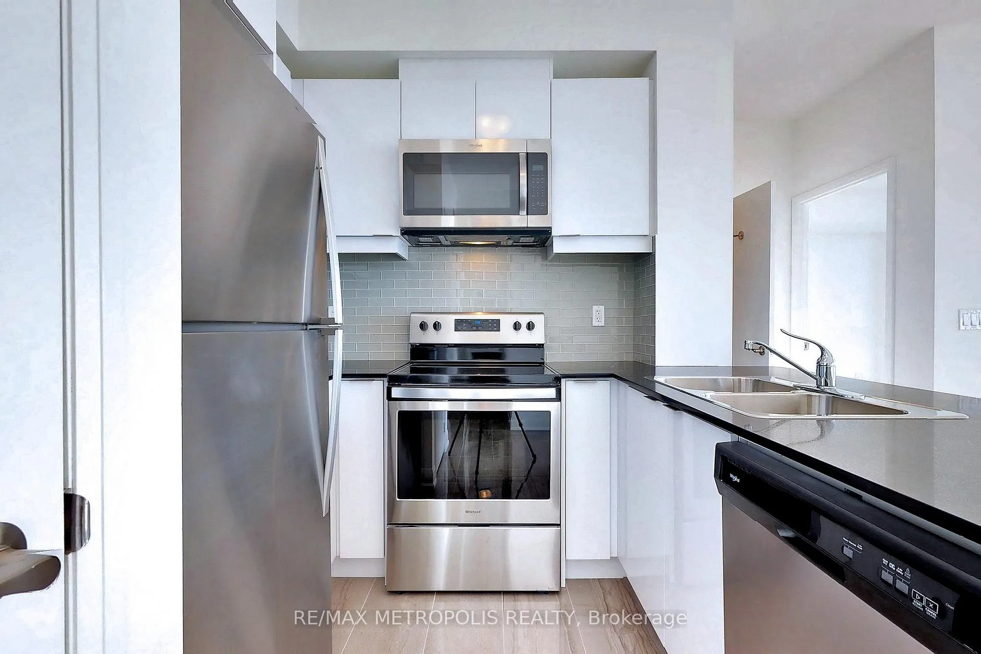 Photo 2 of Unit 3405, 2910 Highway 7, Vaughan, Concord — HOMEH