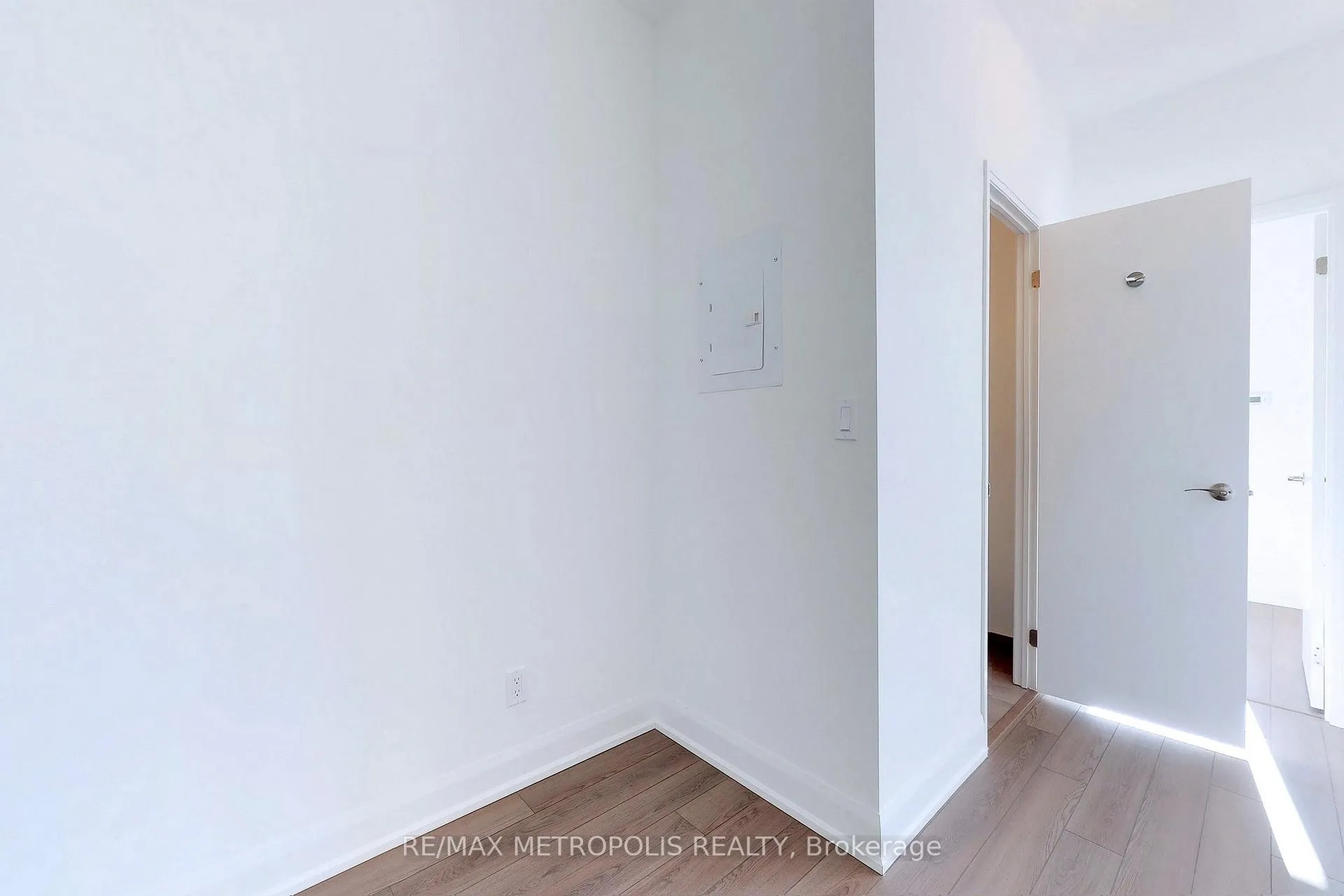 Photo 7 of Unit 3405, 2910 Highway 7, Vaughan, Concord — HOMEH
