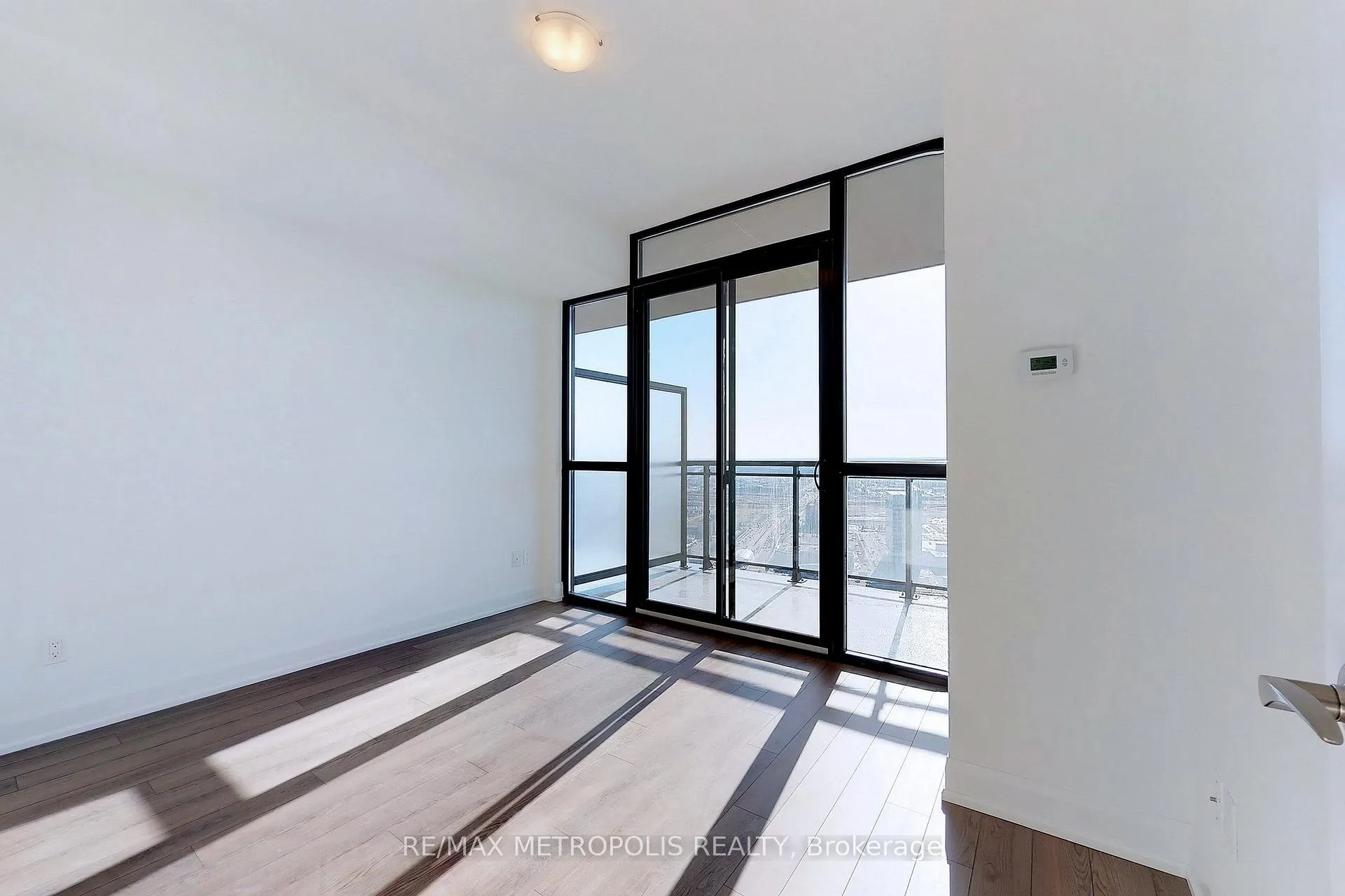 Photo 9 of Unit 3405, 2910 Highway 7, Vaughan, Concord — HOMEH