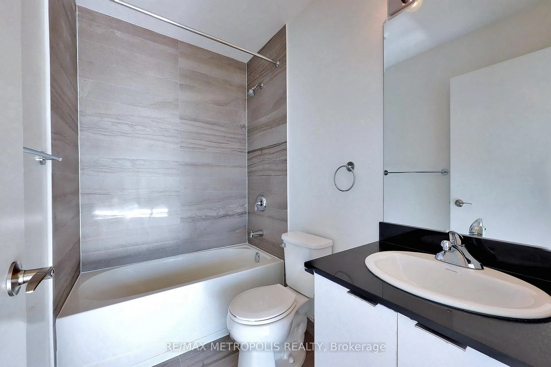 Photo 13 of Unit 3405, 2910 Highway 7, Vaughan, Concord — HOMEH
