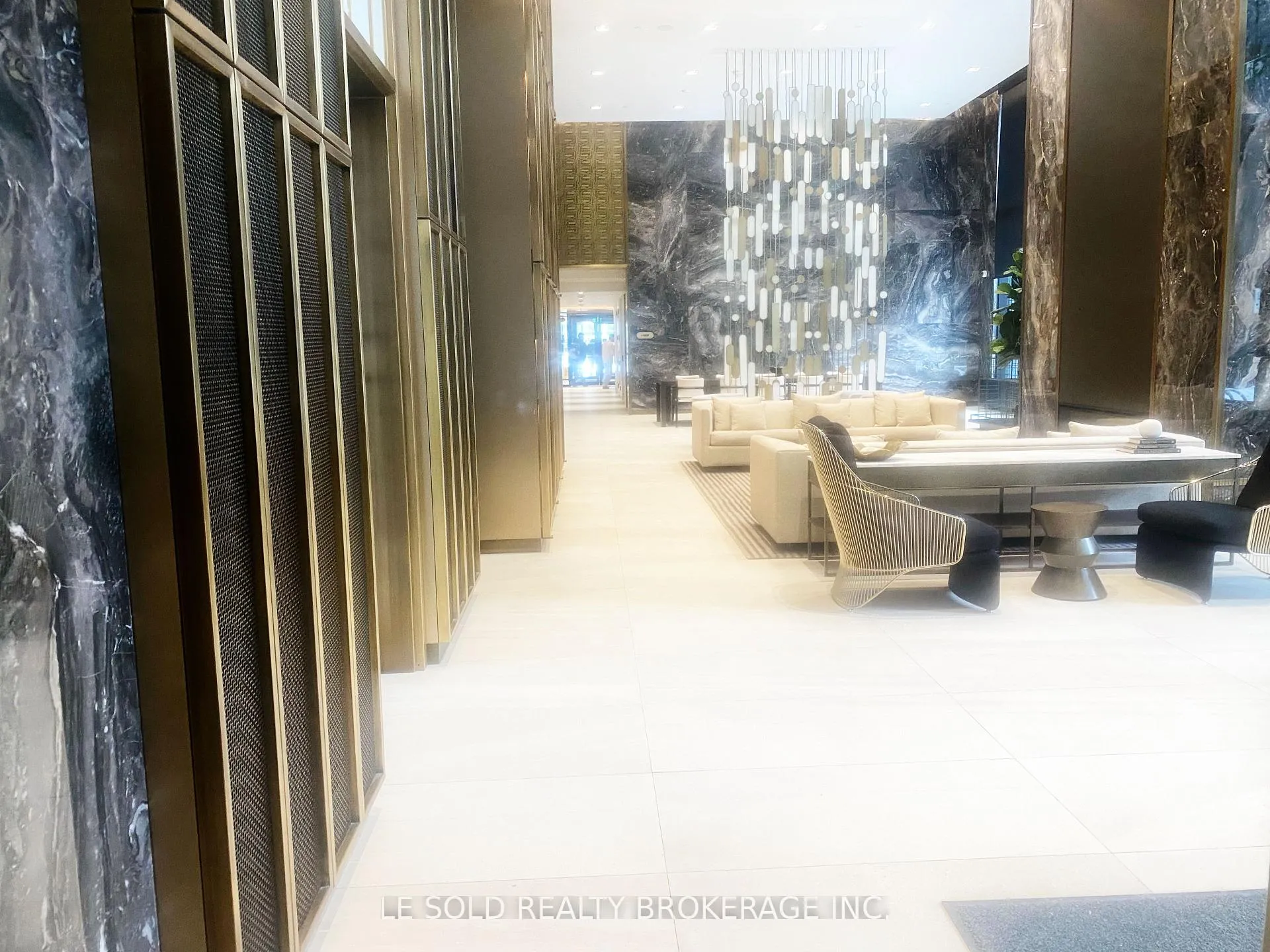 Photo 4 of Unit 704 Room#4, 127 Broadway Avenue, Toronto, Mount Pleasant West — HOMEH