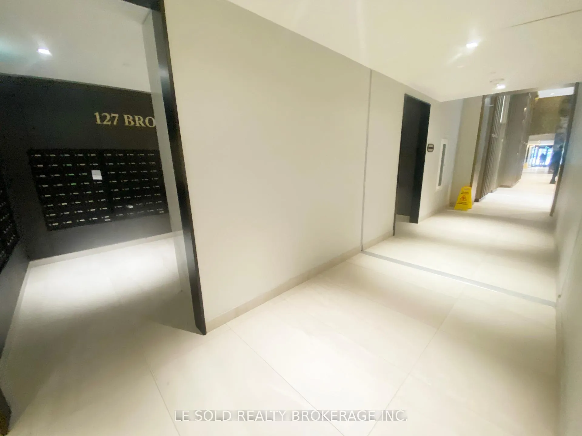 Photo 6 of Unit 704 Room#4, 127 Broadway Avenue, Toronto, Mount Pleasant West — HOMEH
