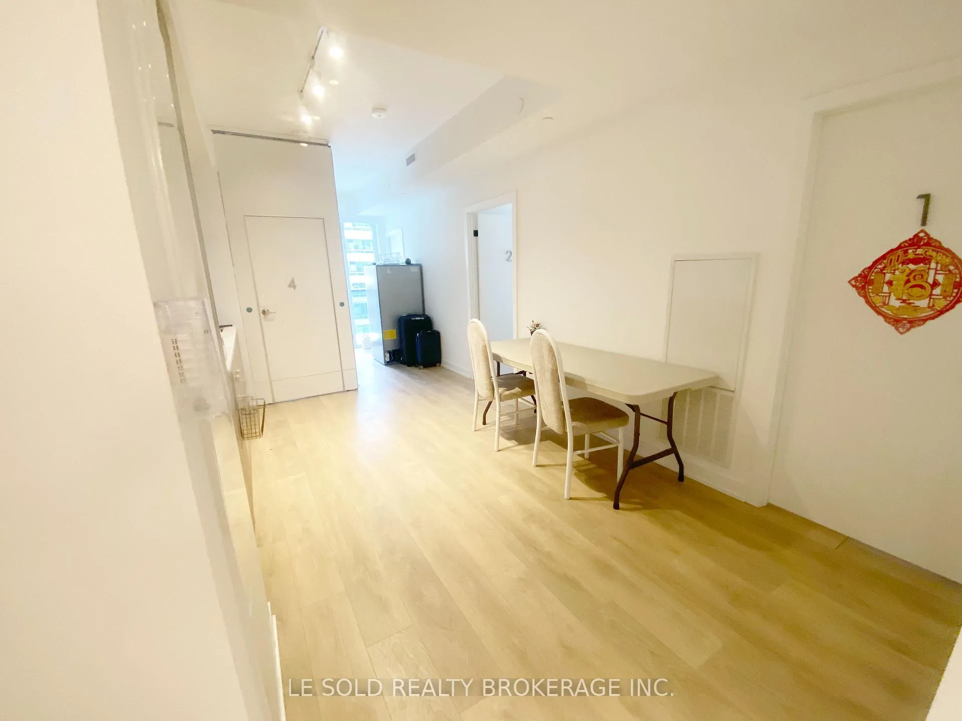 Photo 11 of Unit 704 Room#4, 127 Broadway Avenue, Toronto, Mount Pleasant West — HOMEH