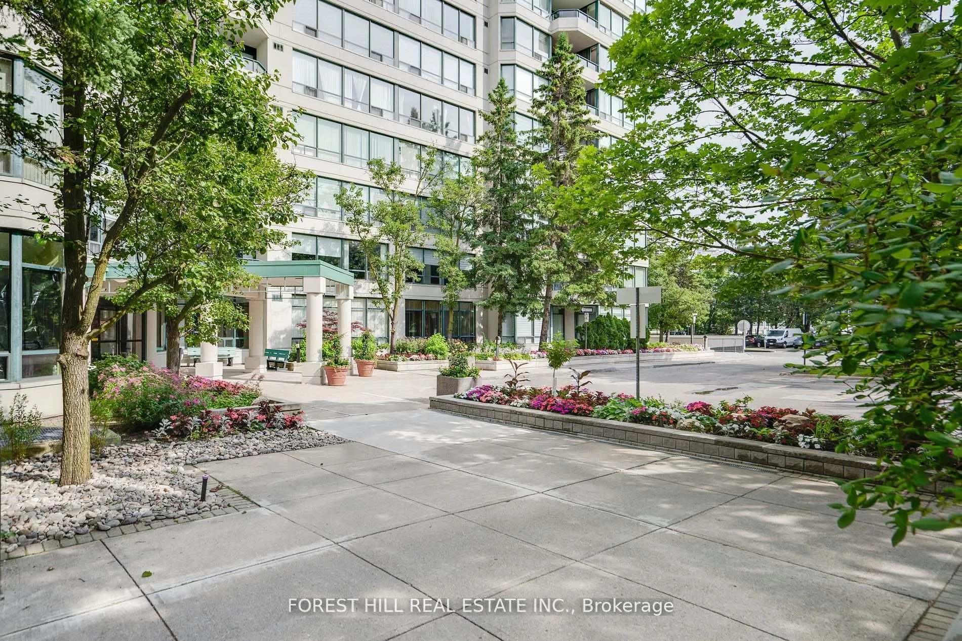 Photo 3 of Unit 506, 120 Promenade Circle, Vaughan, Brownridge — HOMEH