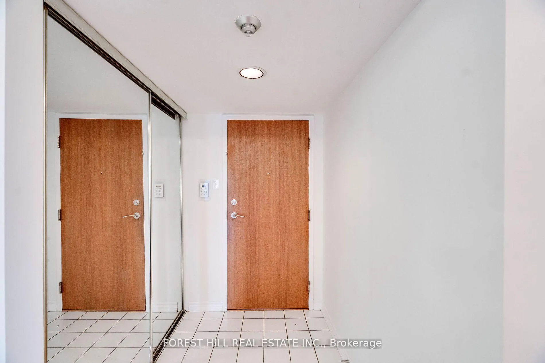 Photo 4 of Unit 506, 120 Promenade Circle, Vaughan, Brownridge — HOMEH