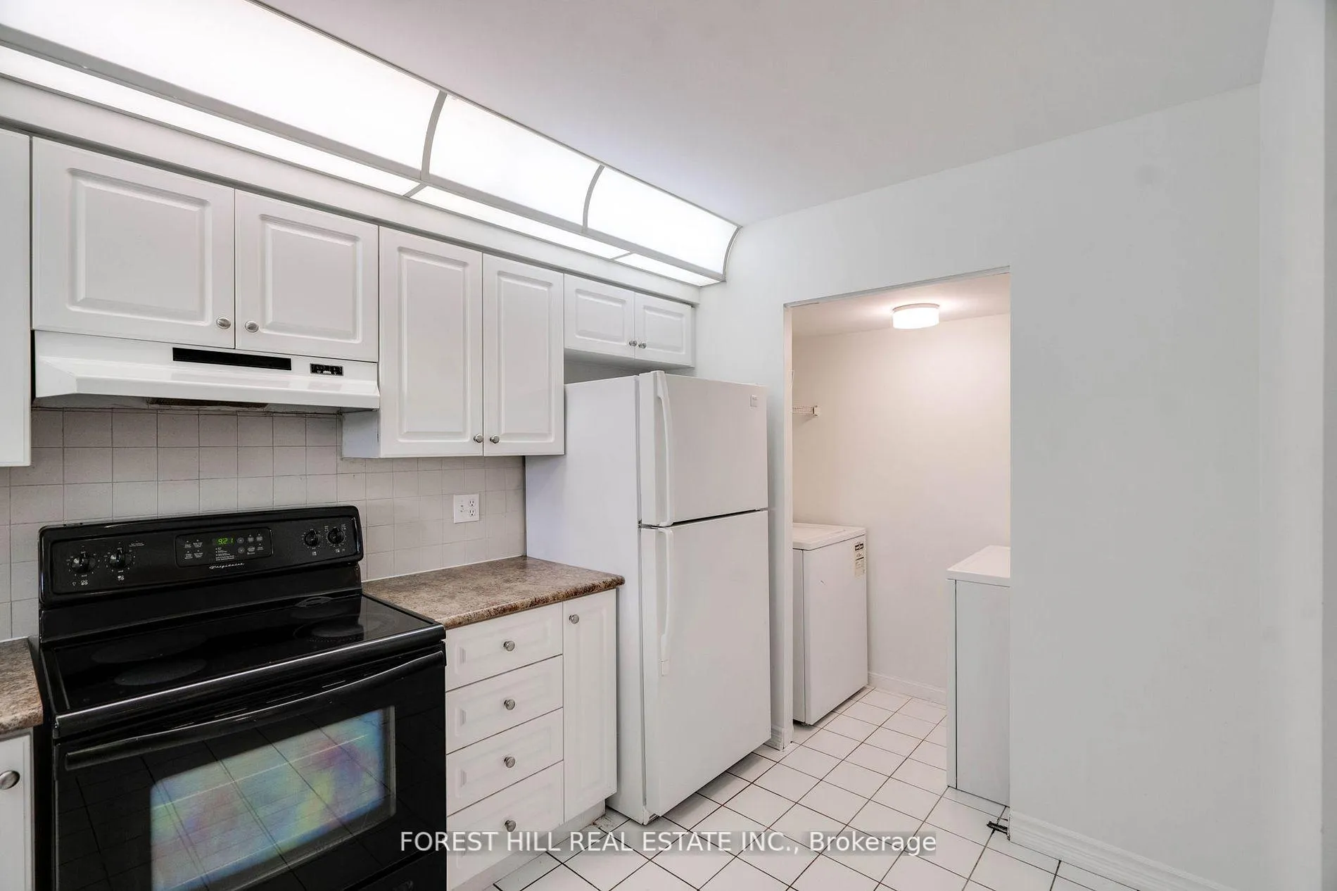 Photo 6 of Unit 506, 120 Promenade Circle, Vaughan, Brownridge — HOMEH