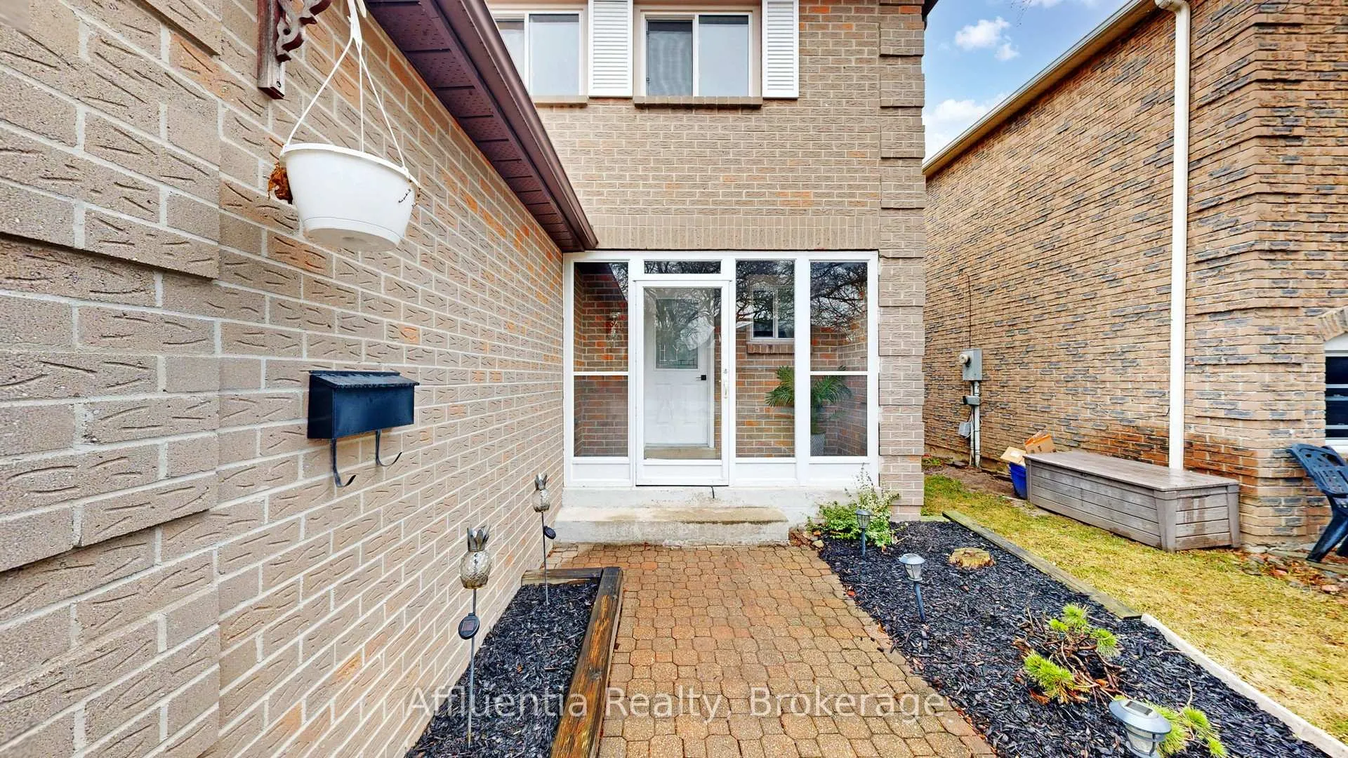 Photo 6 of 41 Barrett Crescent, Ajax, Central West — HOMEH