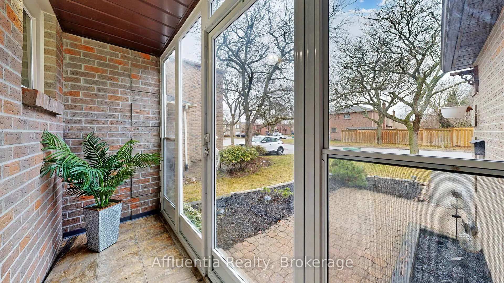 Photo 7 of 41 Barrett Crescent, Ajax, Central West — HOMEH
