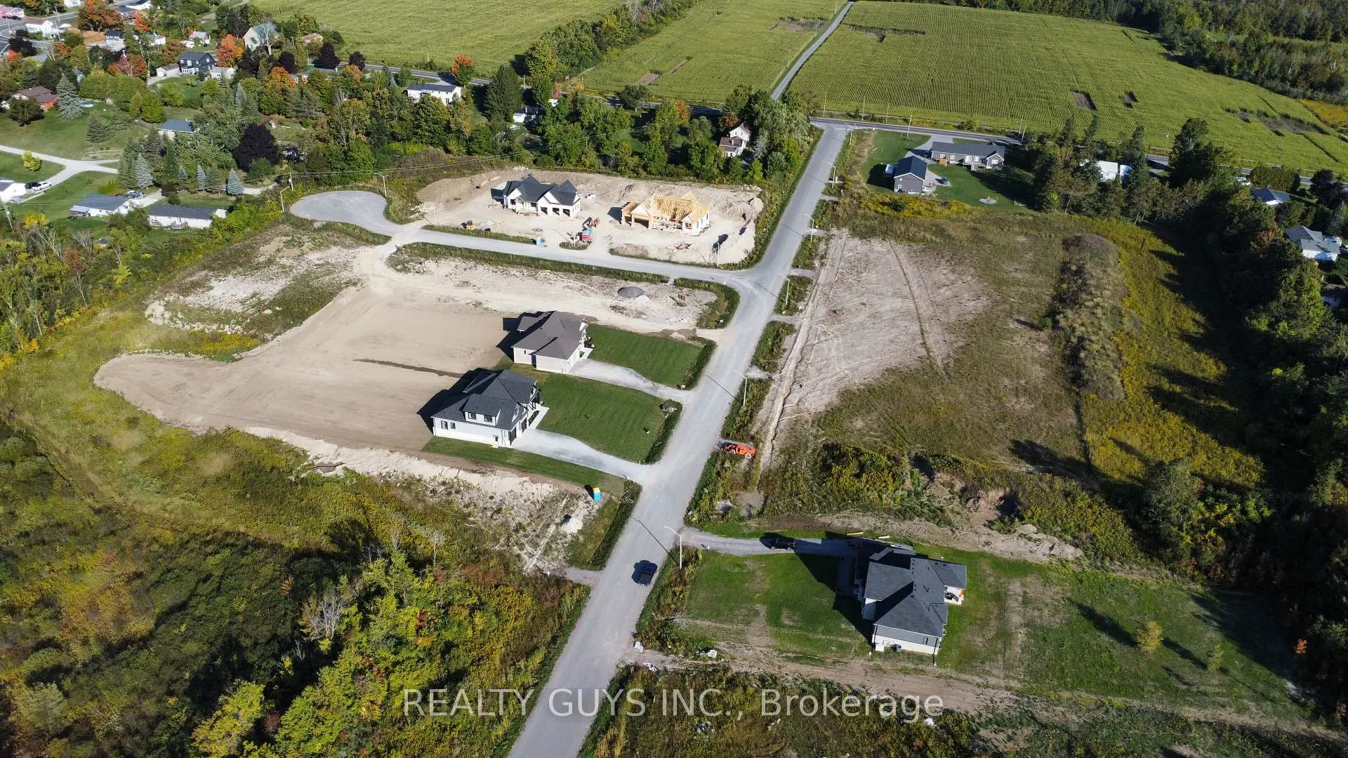 Photo 5 of 2418 Gwendolyn Court, Cavan Monaghan, Cavan Twp — HOMEH
