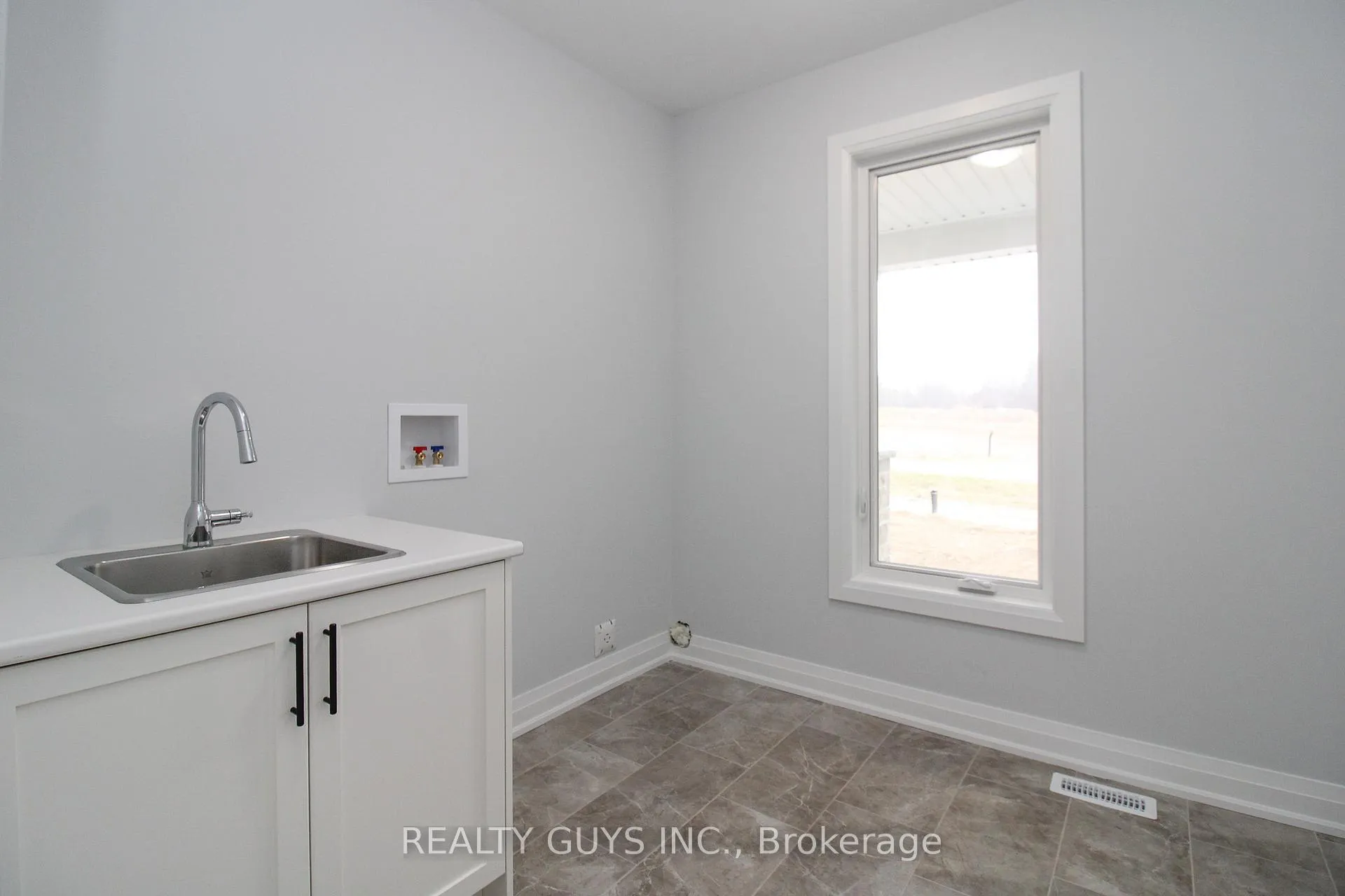 Photo 33 of 2418 Gwendolyn Court, Cavan Monaghan, Cavan Twp — HOMEH